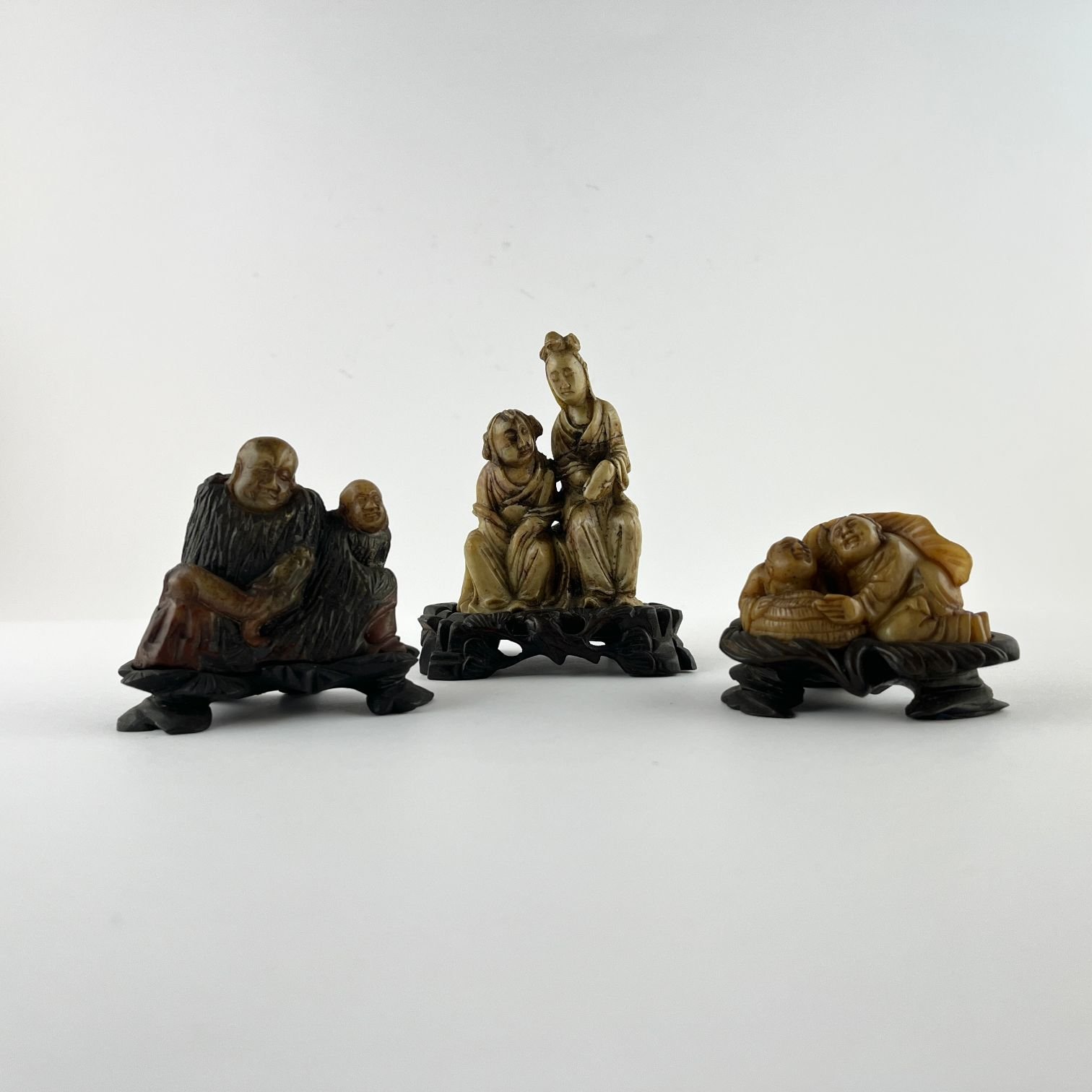 Tres tallas chinas en piedra jabón