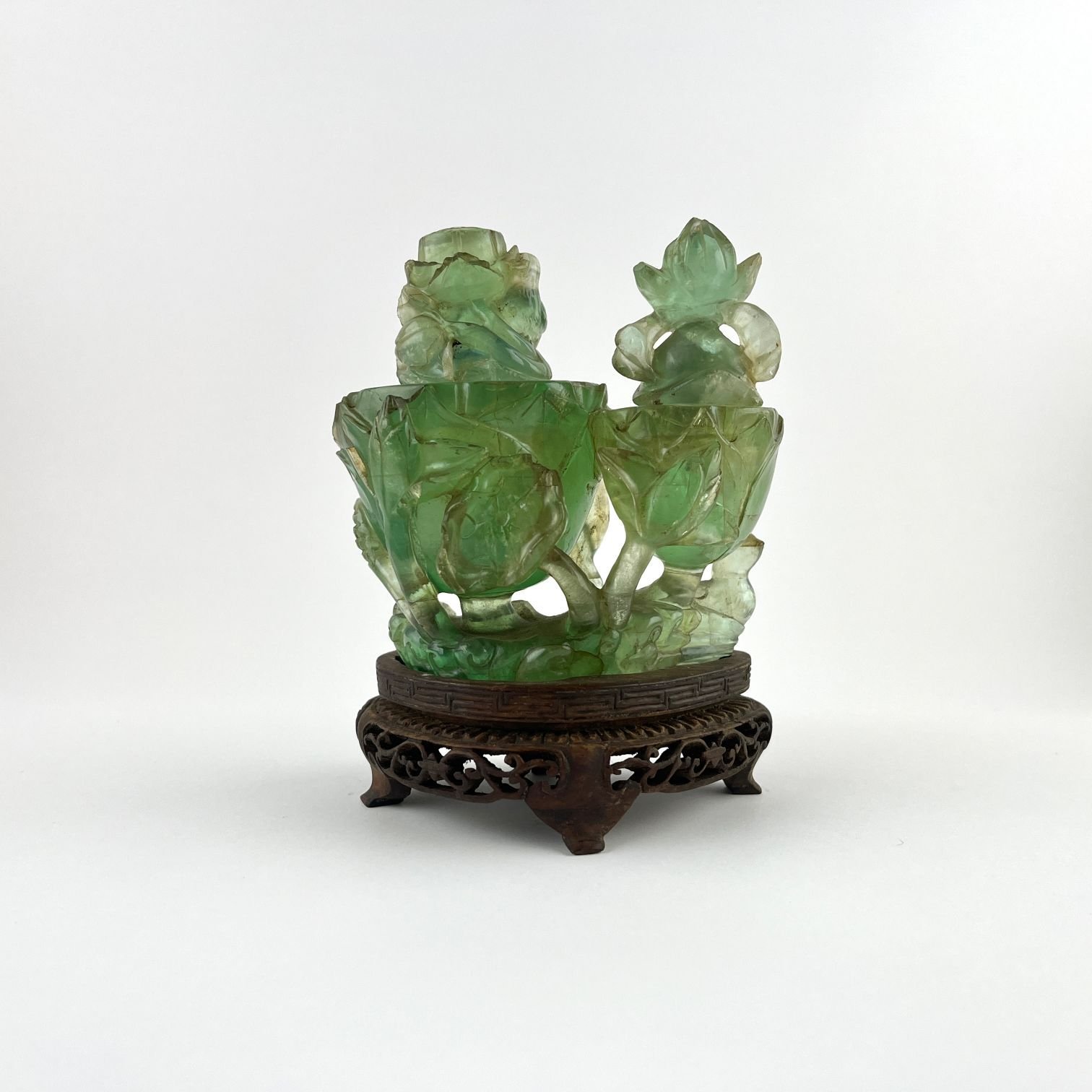 Escultura china en raíz de esmeralda