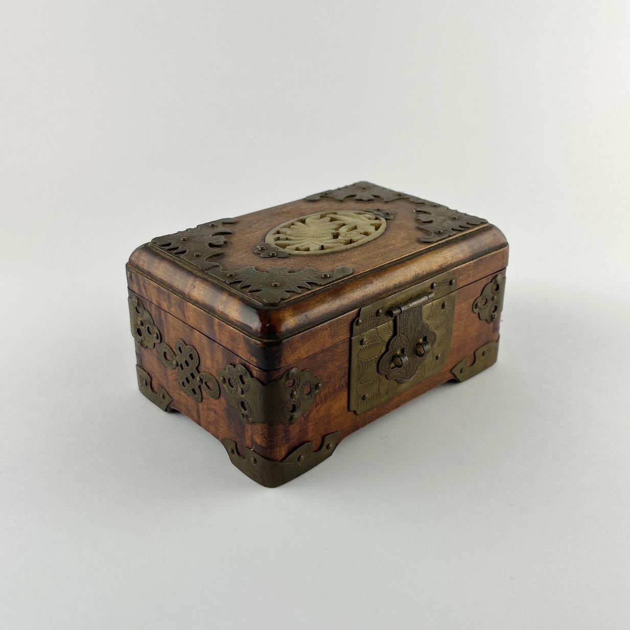 Alhajero chino en bronce y jade