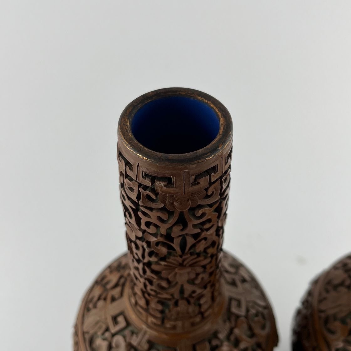 Par de jarrones chinos en laca cinabrio - Imagen 2