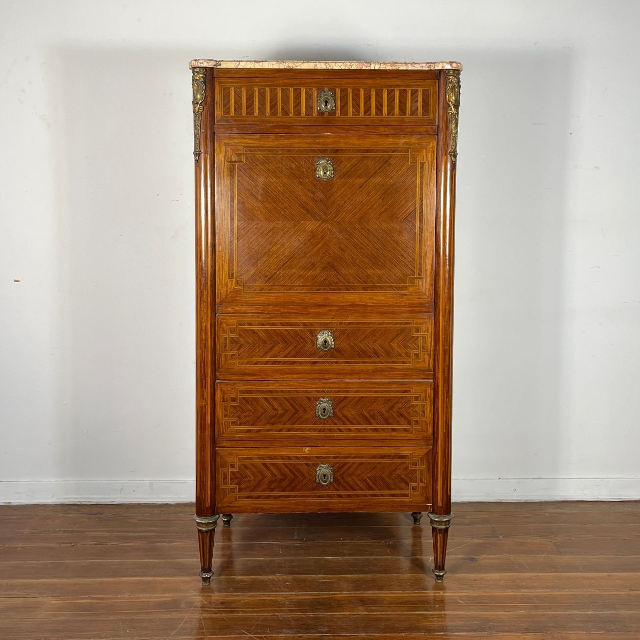 Secrétaire francés Luis XVI