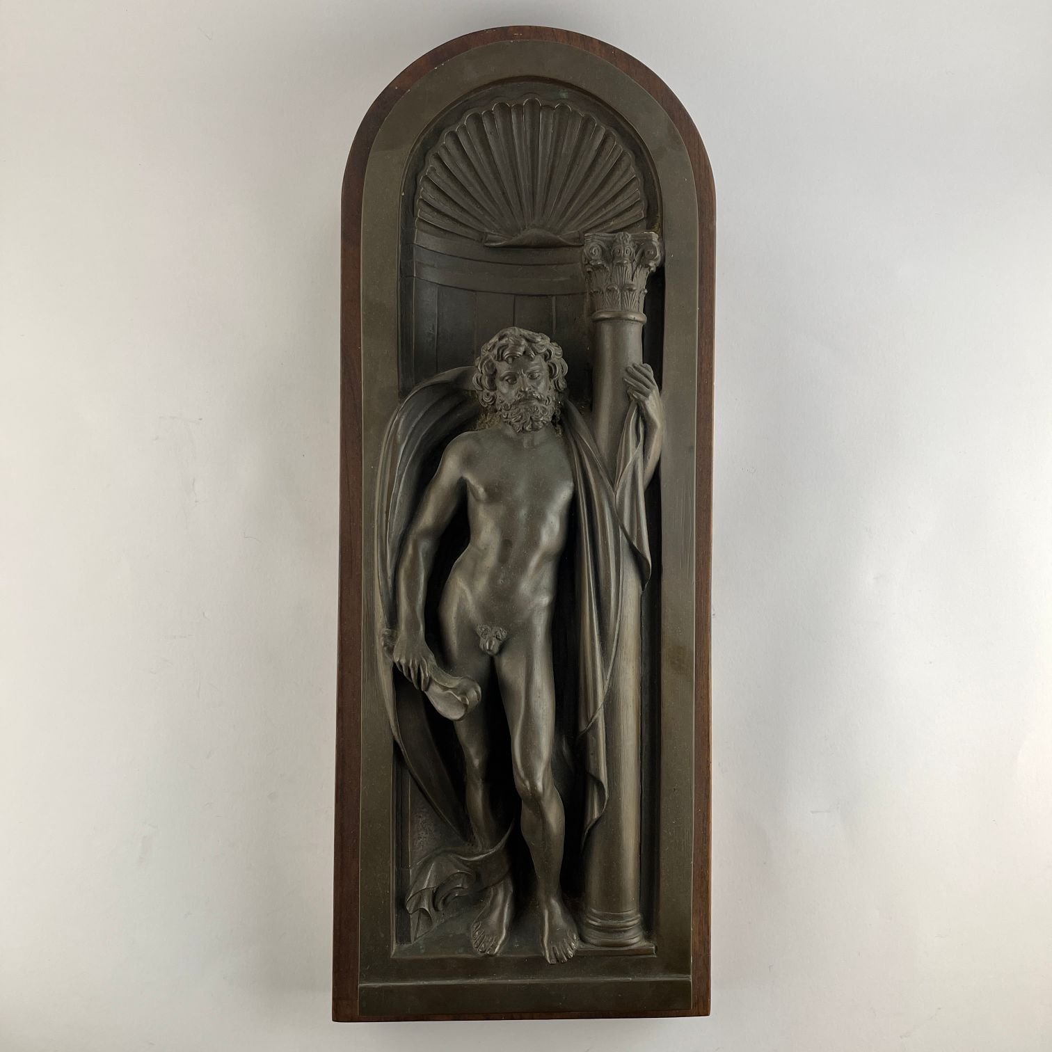 Placa europea en bronce