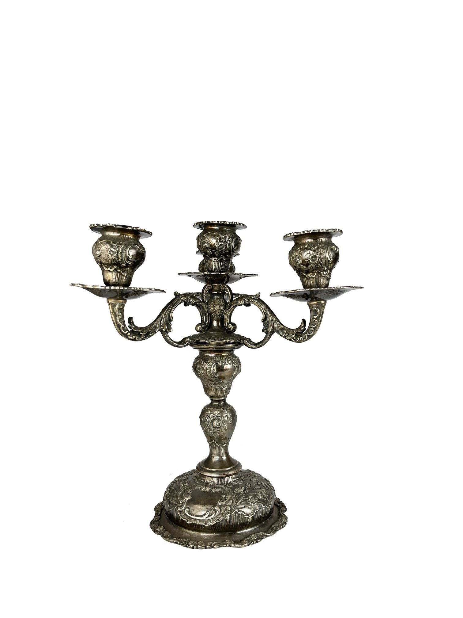 Par de candelabros en plata
