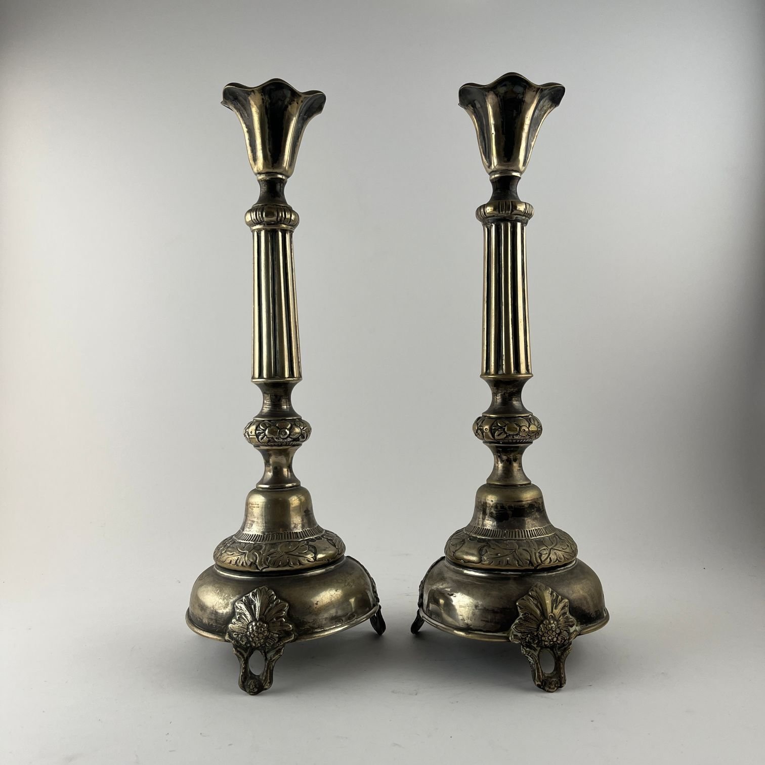 Par de candeleros rusos en plata