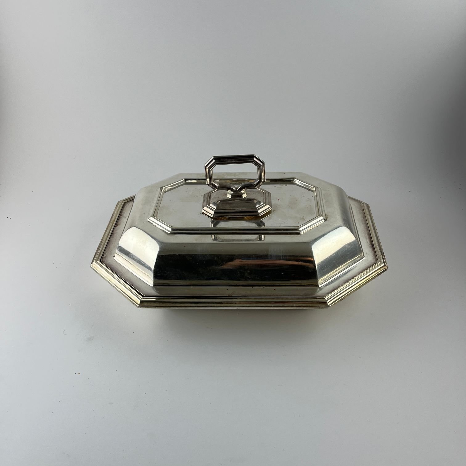 Par de guiseras en metal plateado