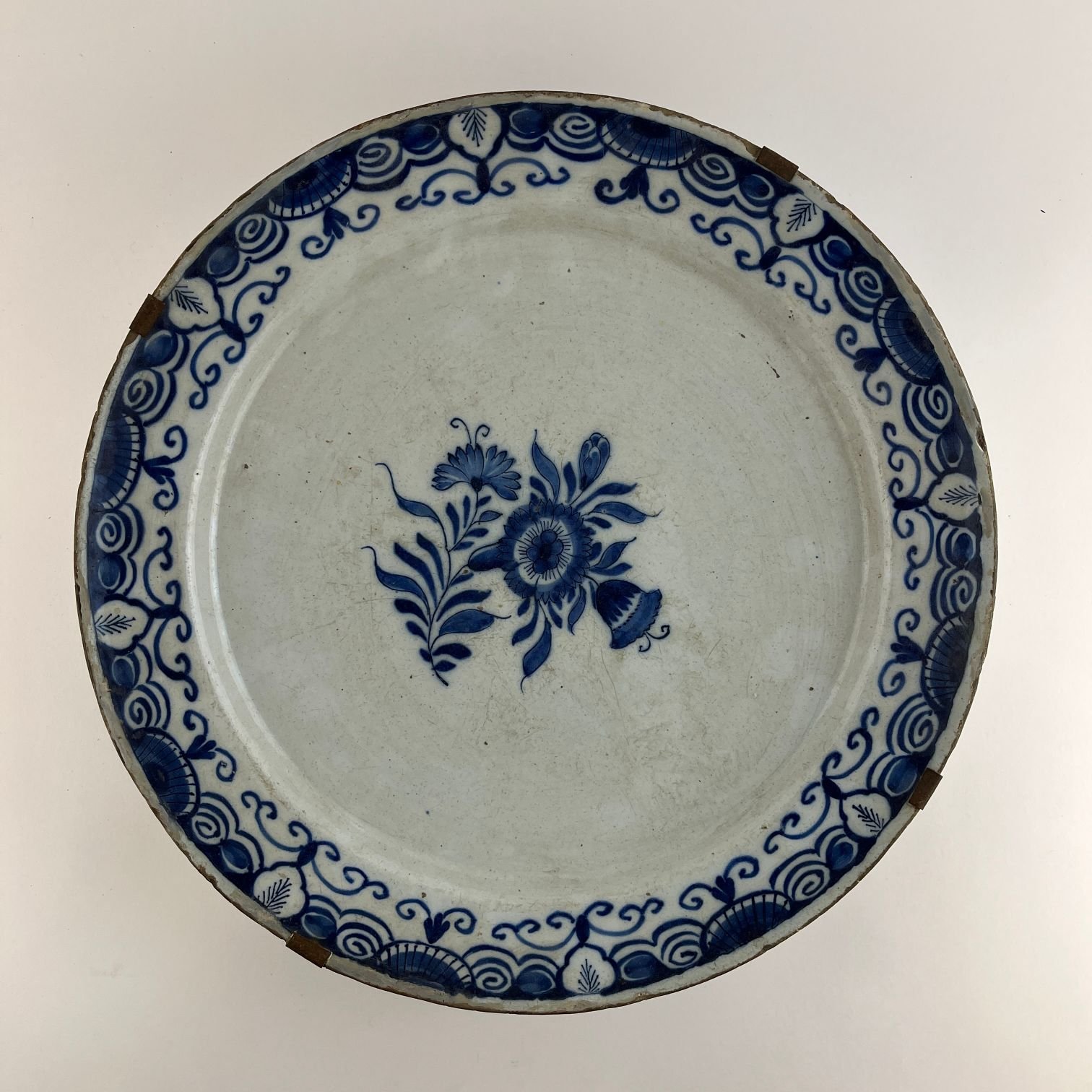 Plato holandés en cerámica