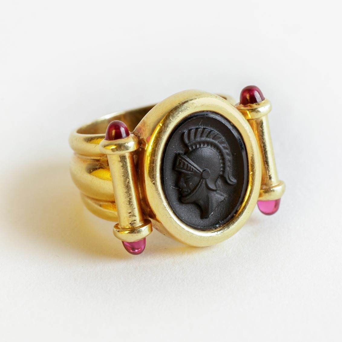 Anillo oro 18 K, ónix y zafiros