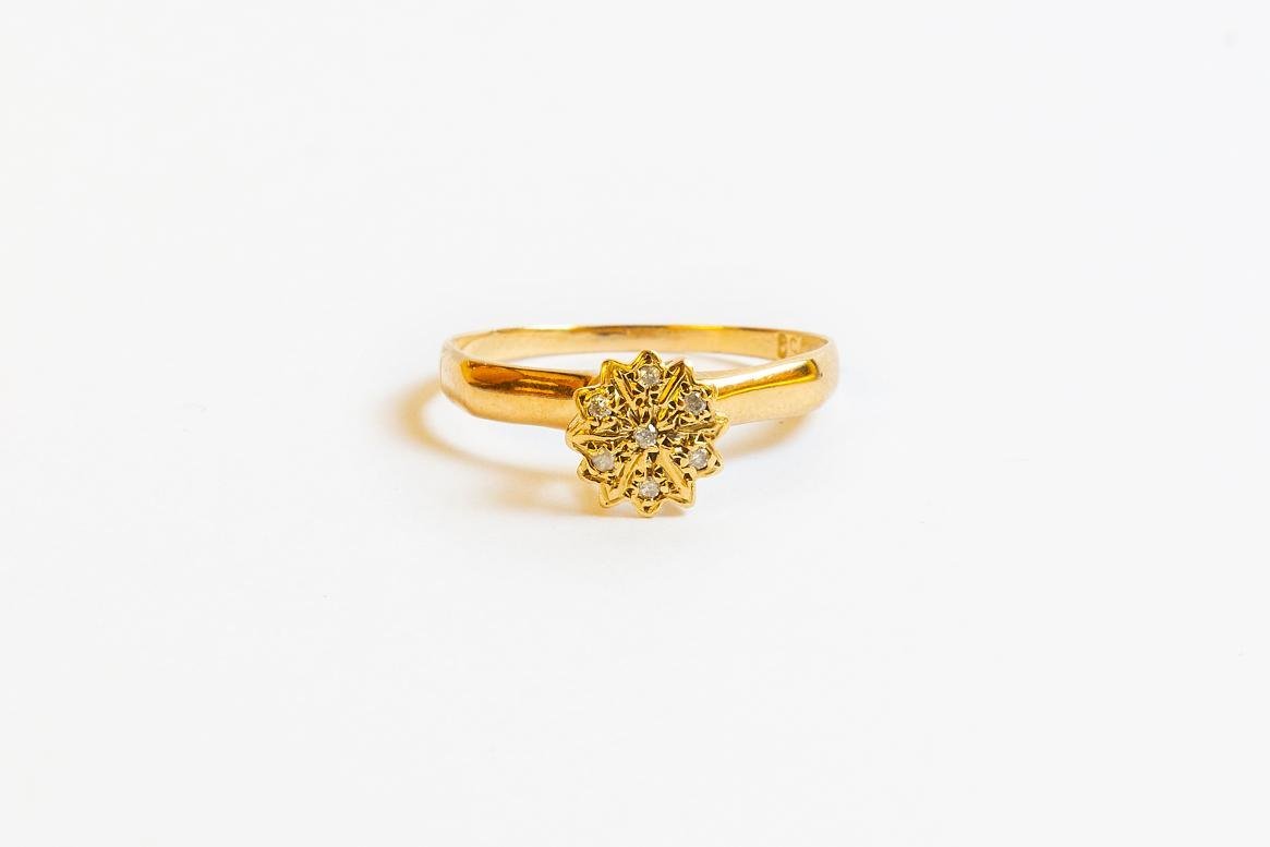 Anillo oro 18 K y diamantes
