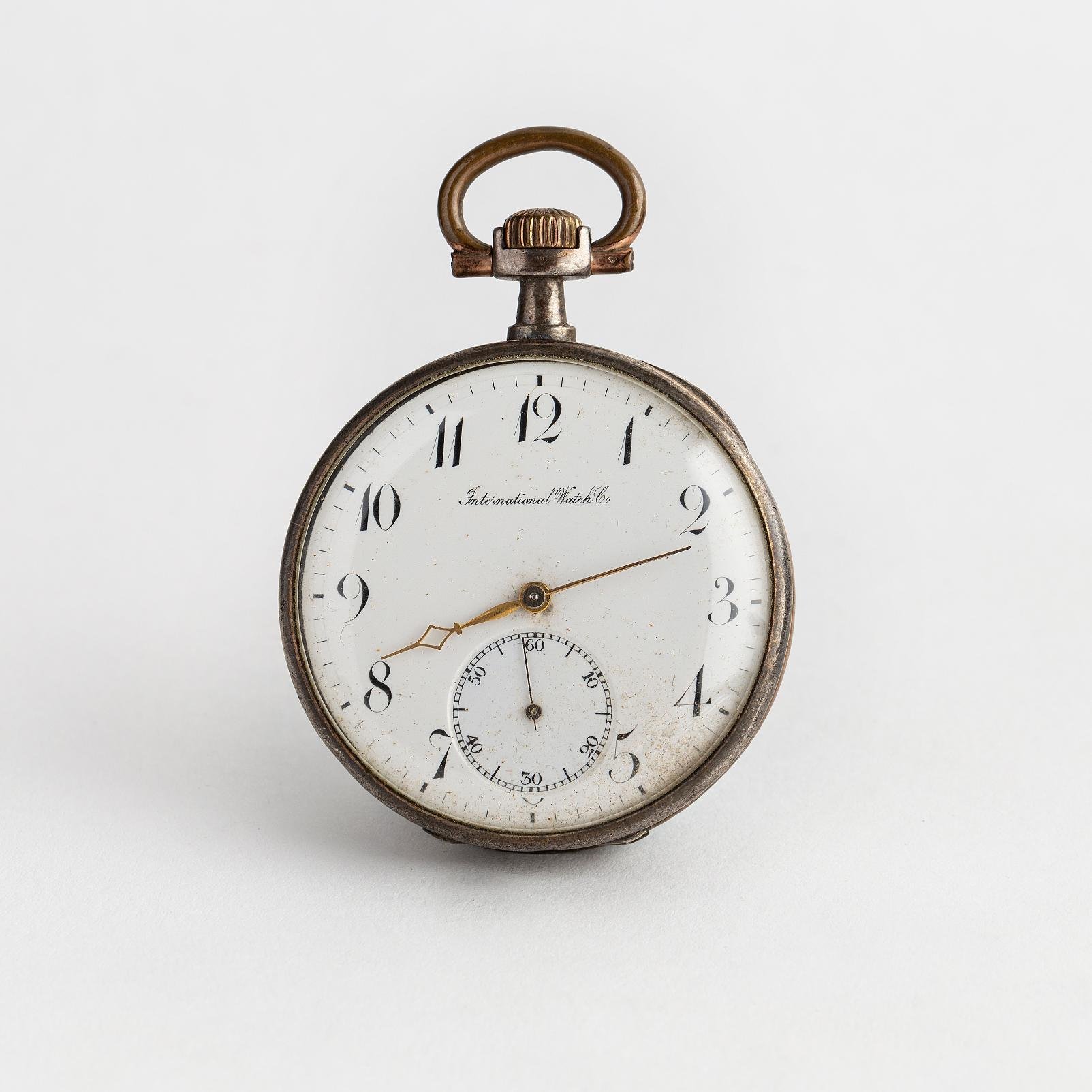 Reloj de bolsillo International Watch plata y esmalte