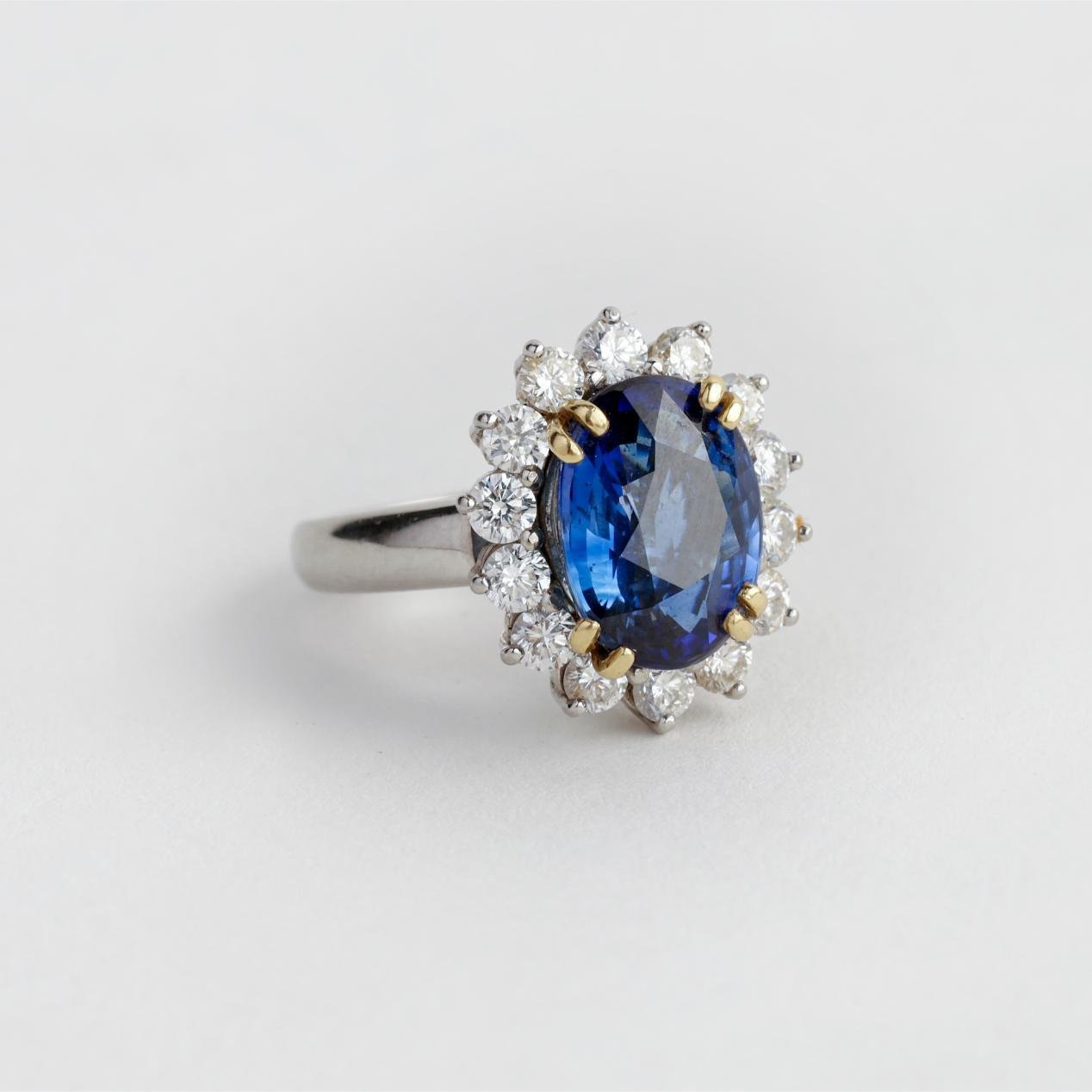 Anillo oro 18 K, zafiro y brillantes