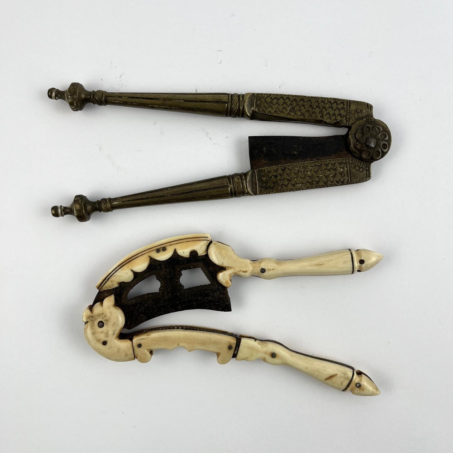 Dos cascanueces s. XIX