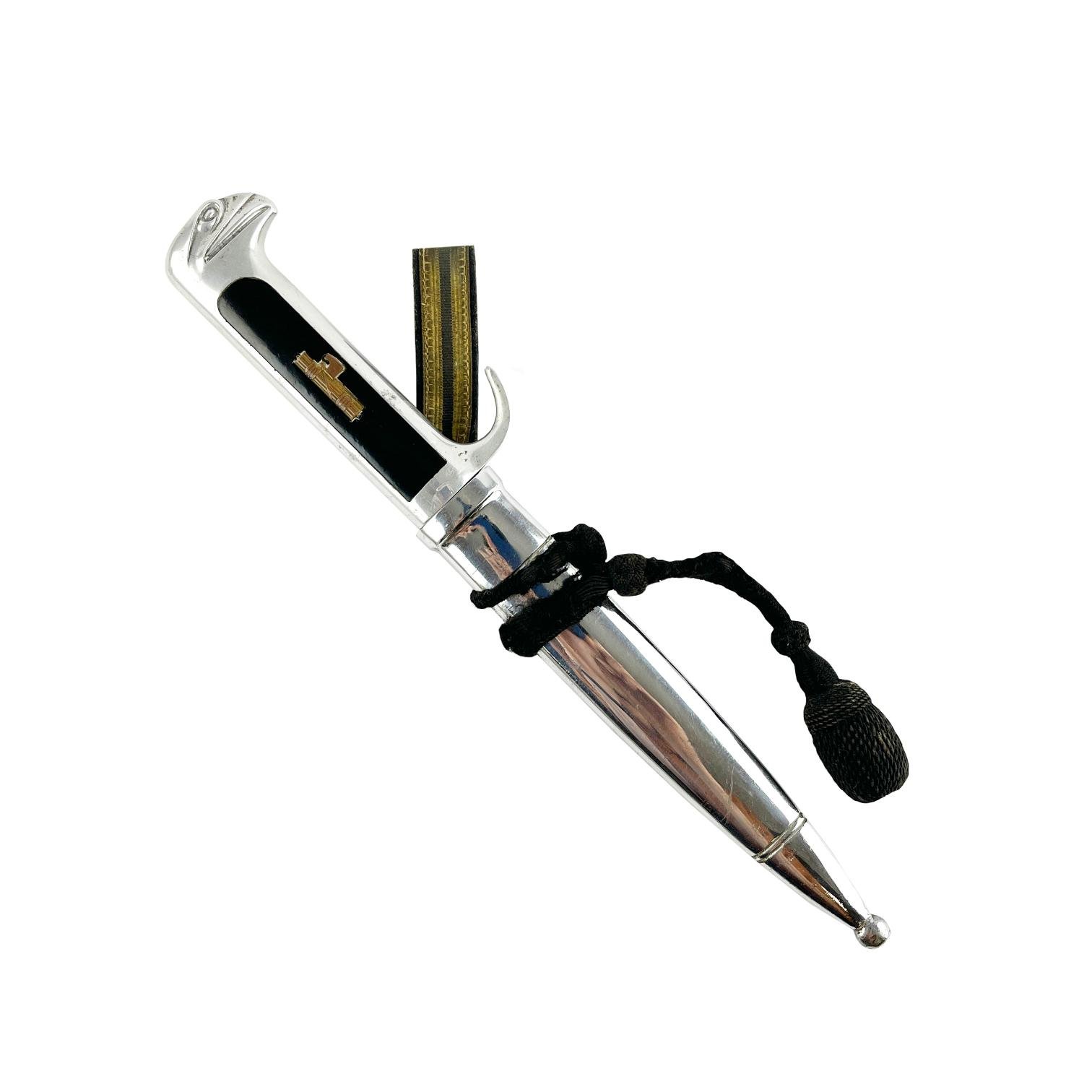 Daga italiana "Becco d’aquila"