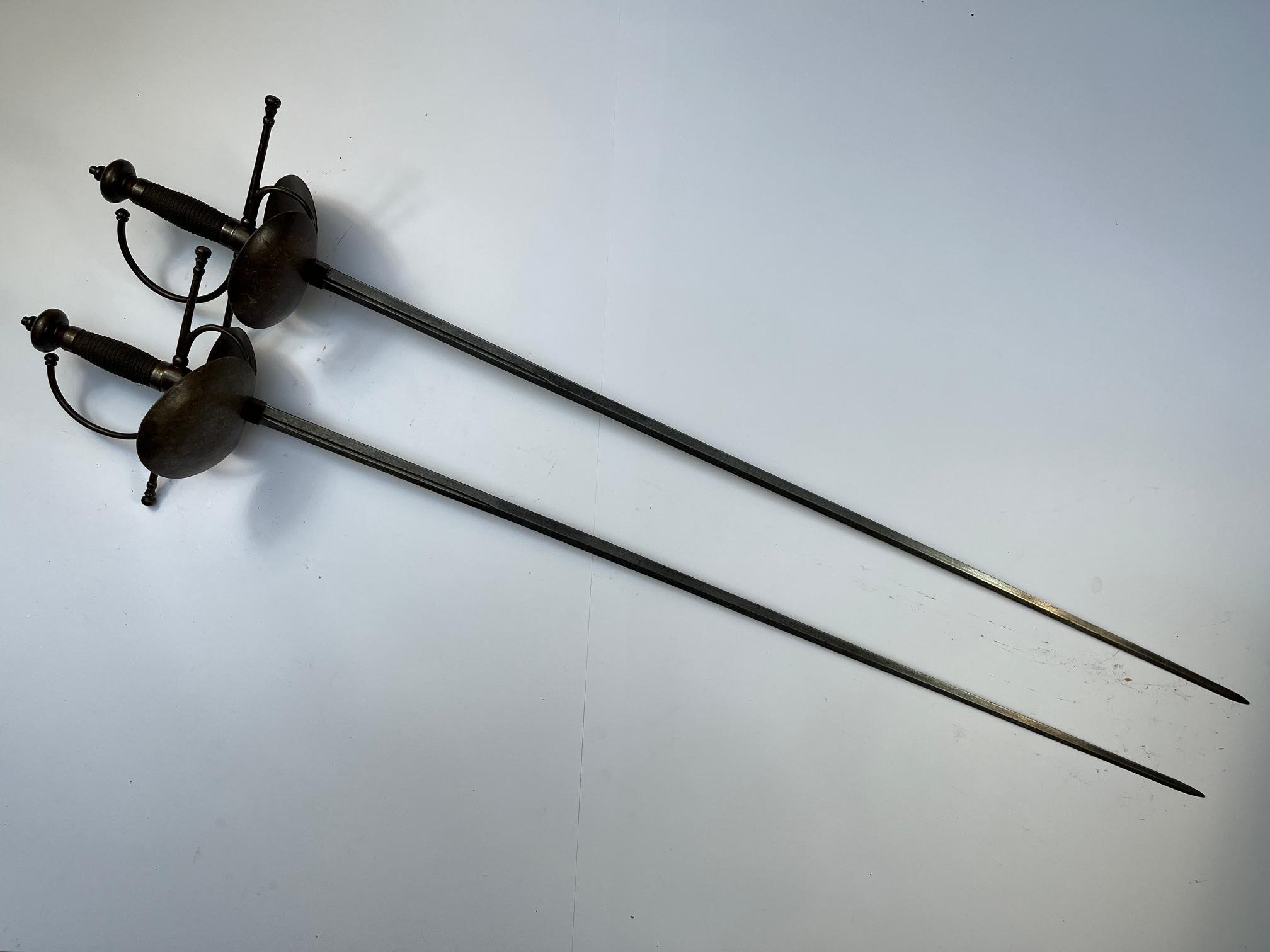 Par de espadas de rapier - Imagen 2