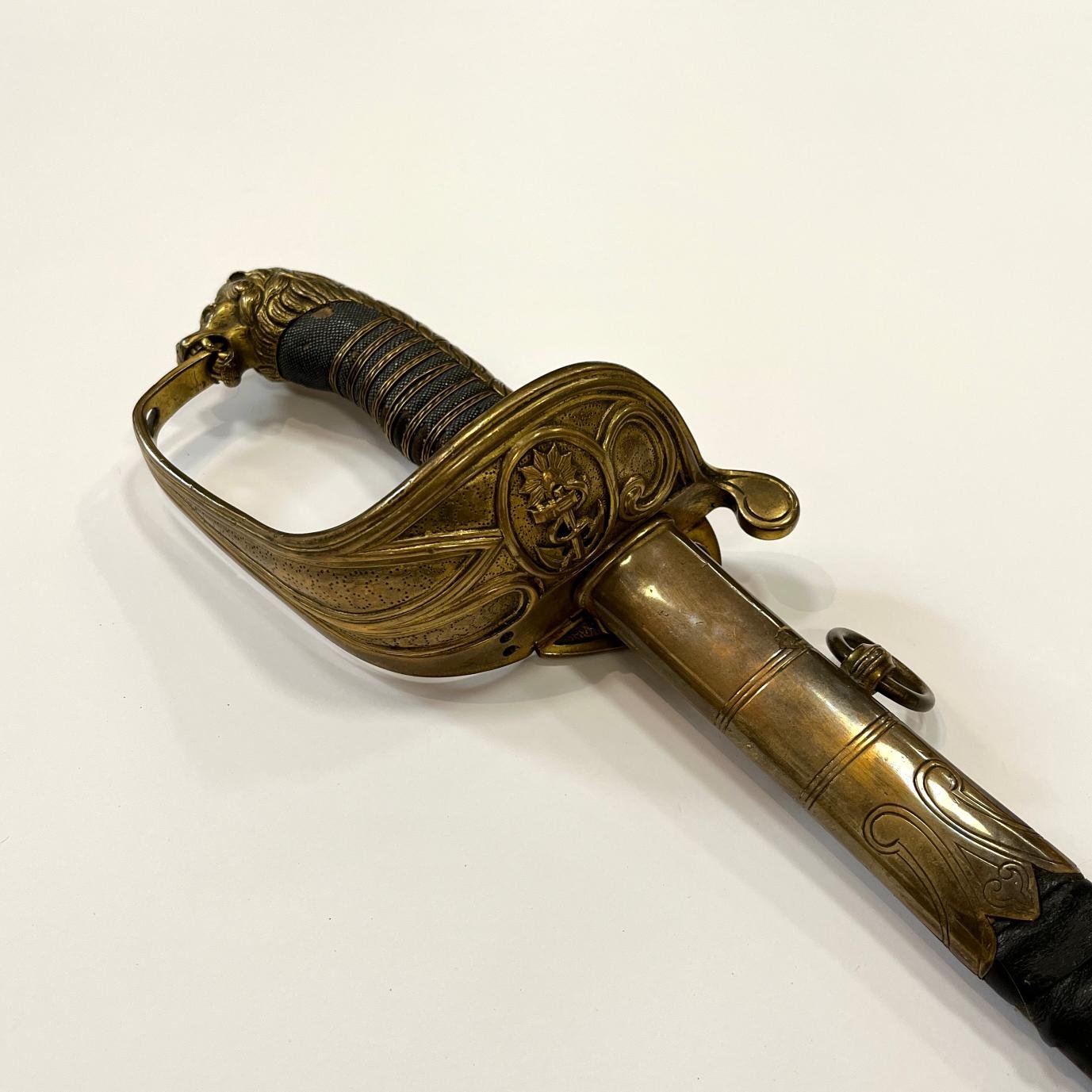 Sable de oficial de la Armada Nacional del Uruguay