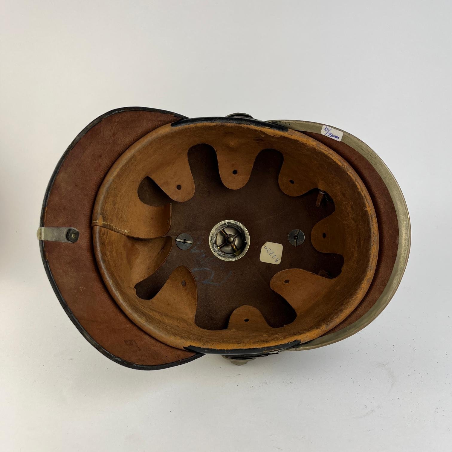 Casco pickelhaube de policía uruguaya 1930 - Imagen 2