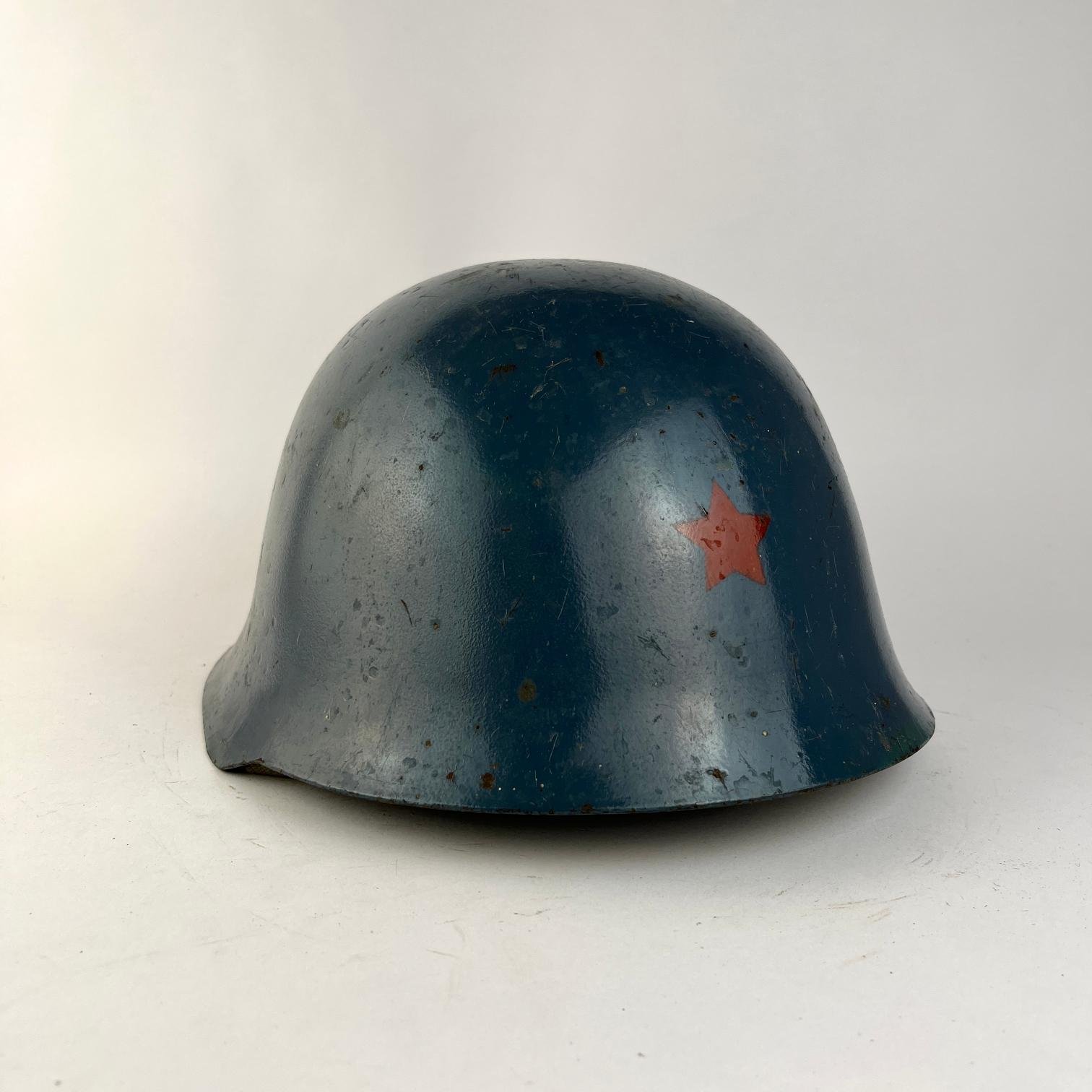 Casco yugoslavo de policía, M Ne-44