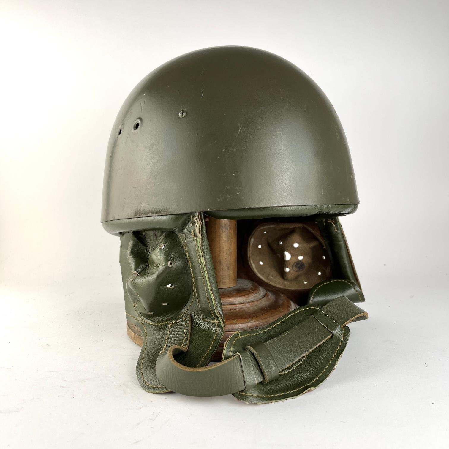 Casco polaco de paracaidista M1963