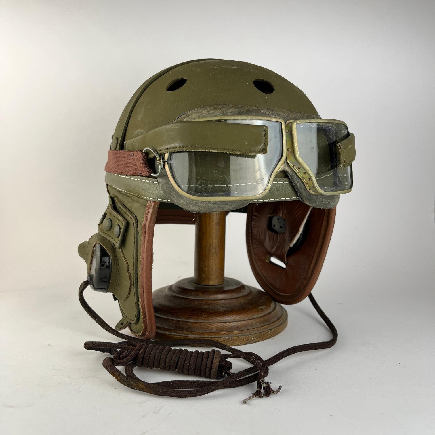 Casco estadounidense de tanquista M38