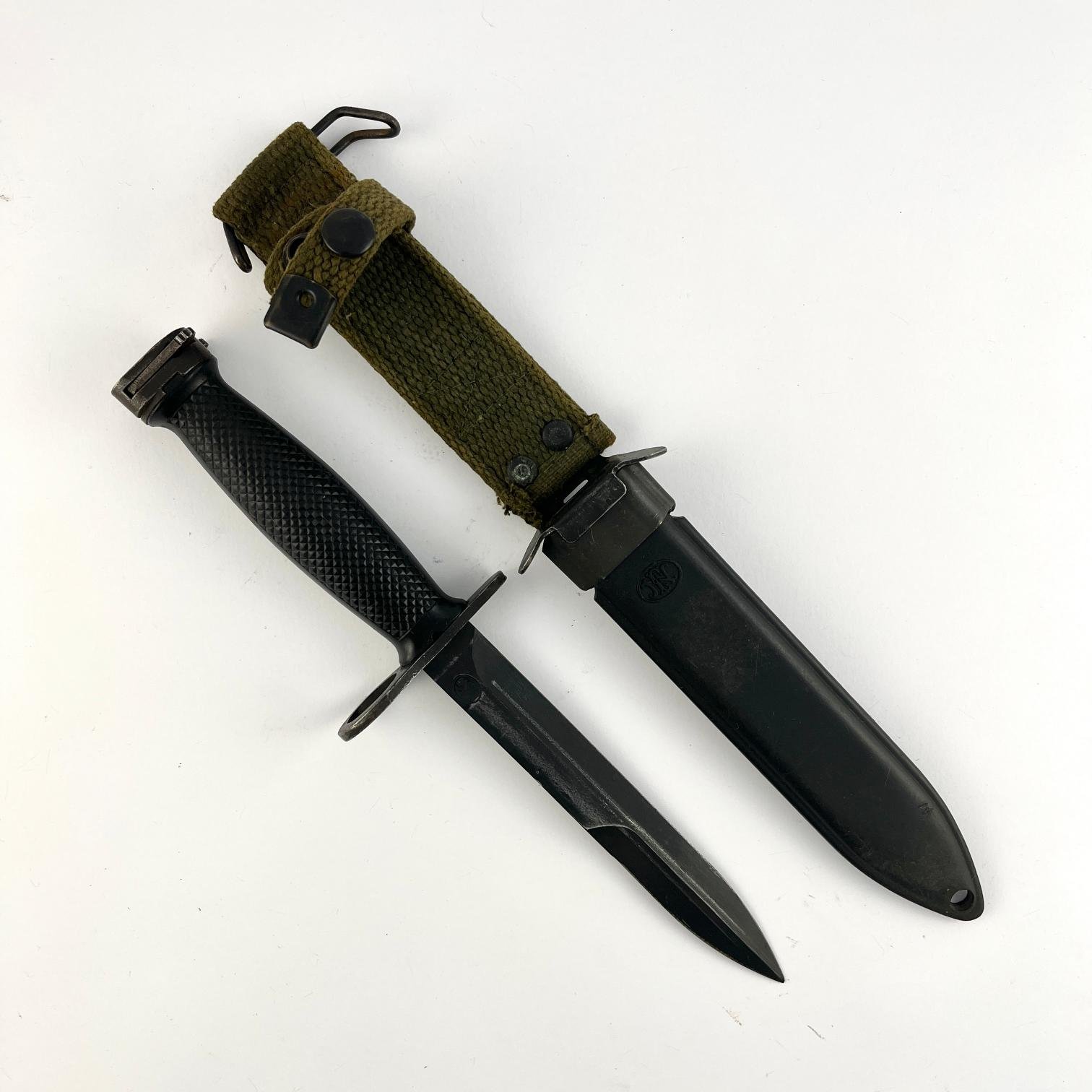 Bayoneta belga para fusil de asalto tipo US M7