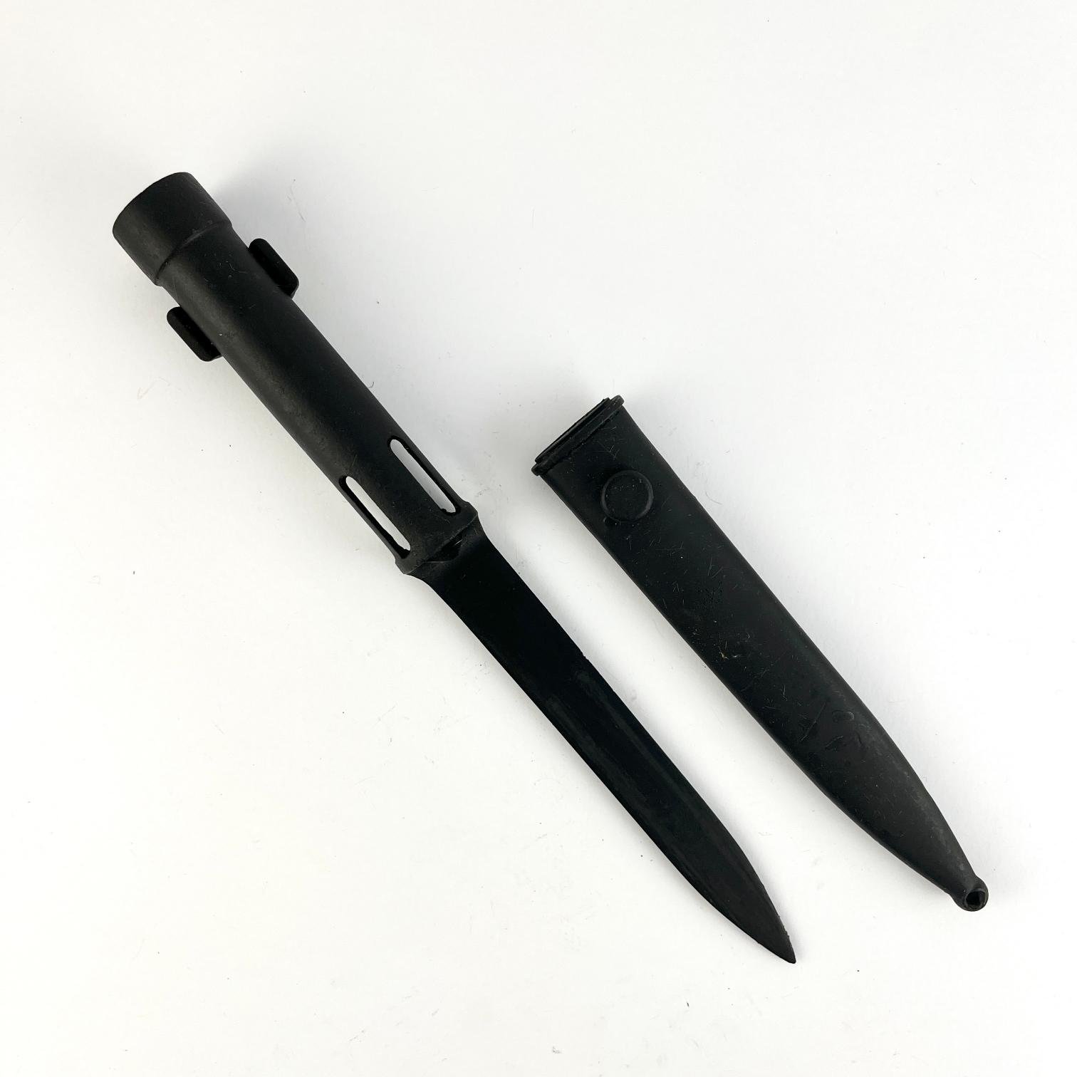 Bayoneta en acero tubular para fusil FAL tipo 1