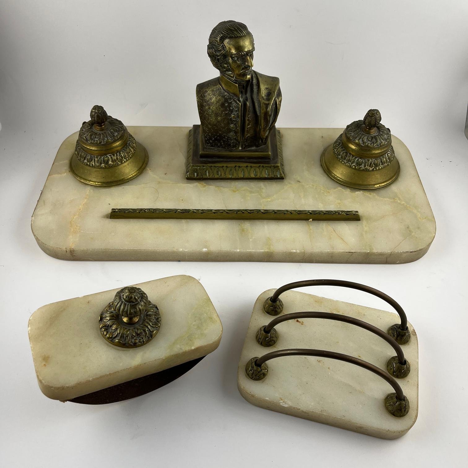 Juego de escritorio en mármol y bronce "Artigas"