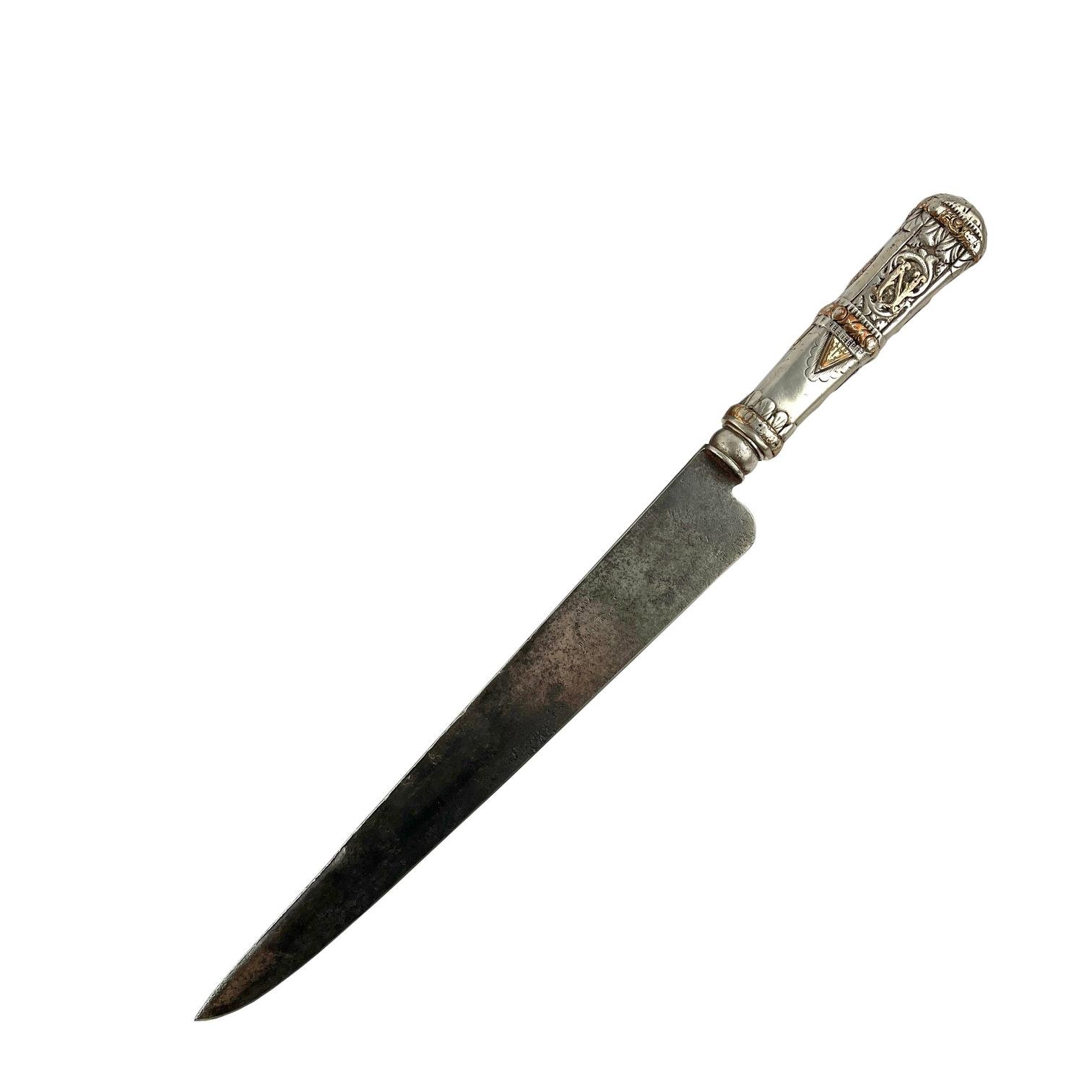 Cuchillo criollo "Armería Nacional" en plata y oro