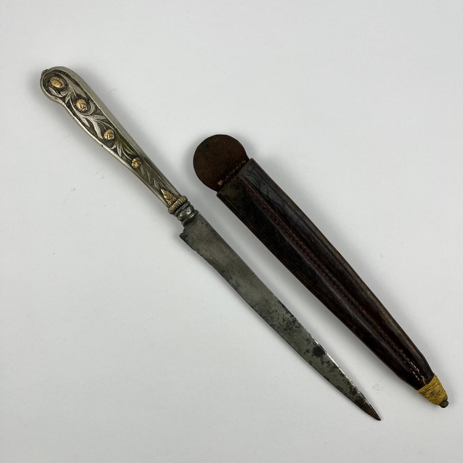 Cuchillo criollo "Sol" en plata y oro