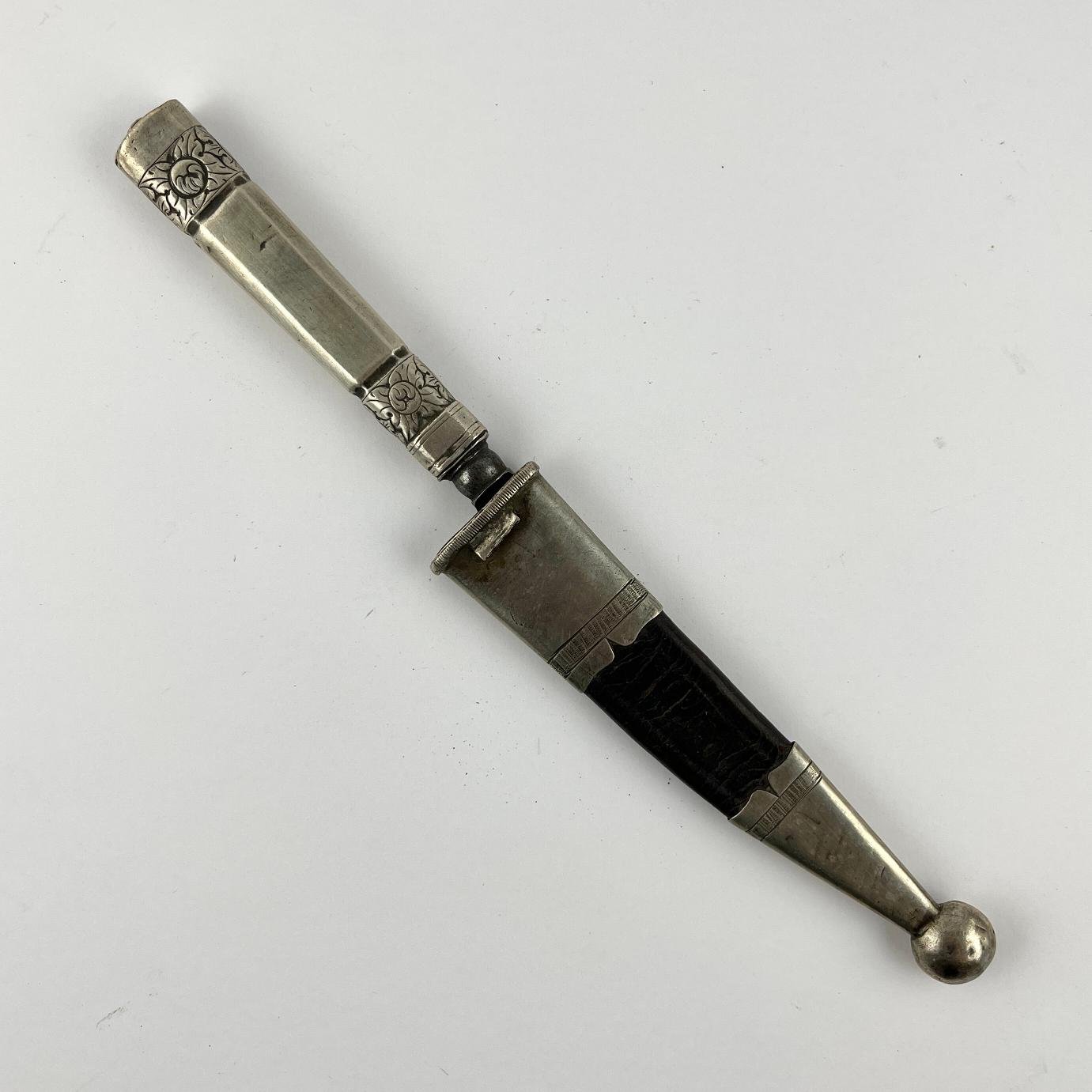 Cuchillo criollo "Broqua, Scholberg & Cía" en plata