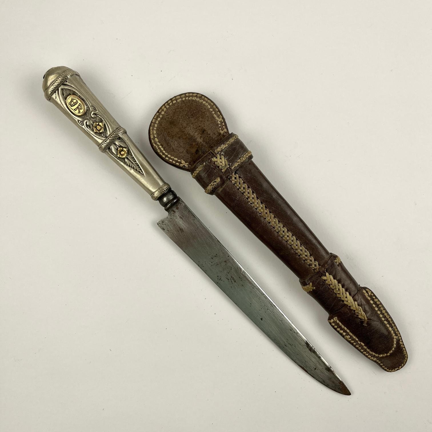 Cuchillo criollo "Cazador al Filo" en plata y oro