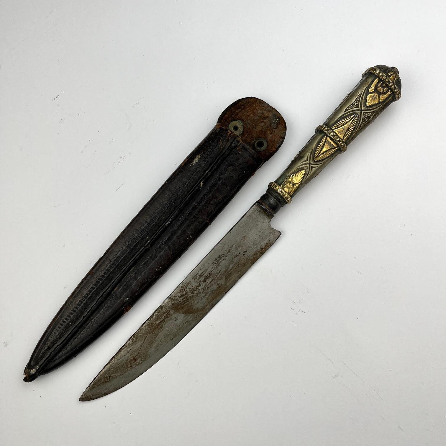 Cuchillo criollo "Cazador al Filo" en plata y oro