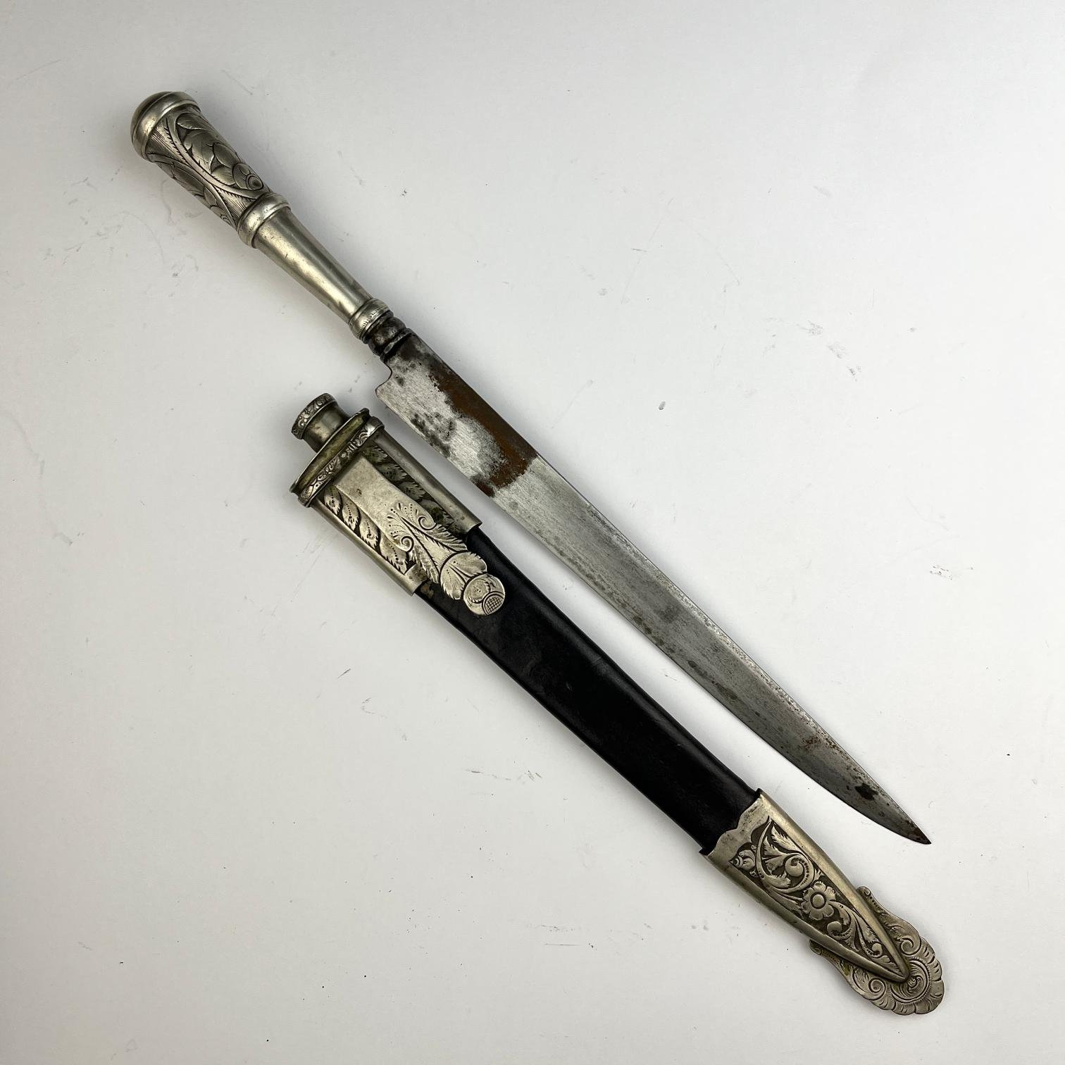 Cuchillo criollo "Cazador al Filo" en plata - Imagen 2