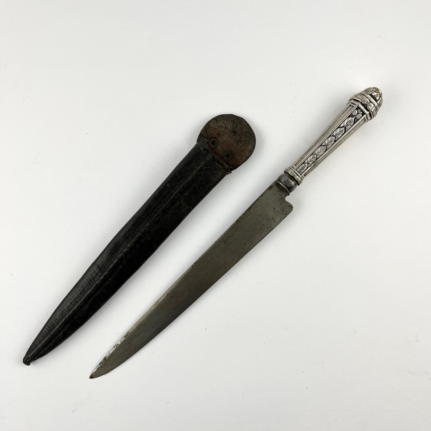 Cuchillo criollo en metal