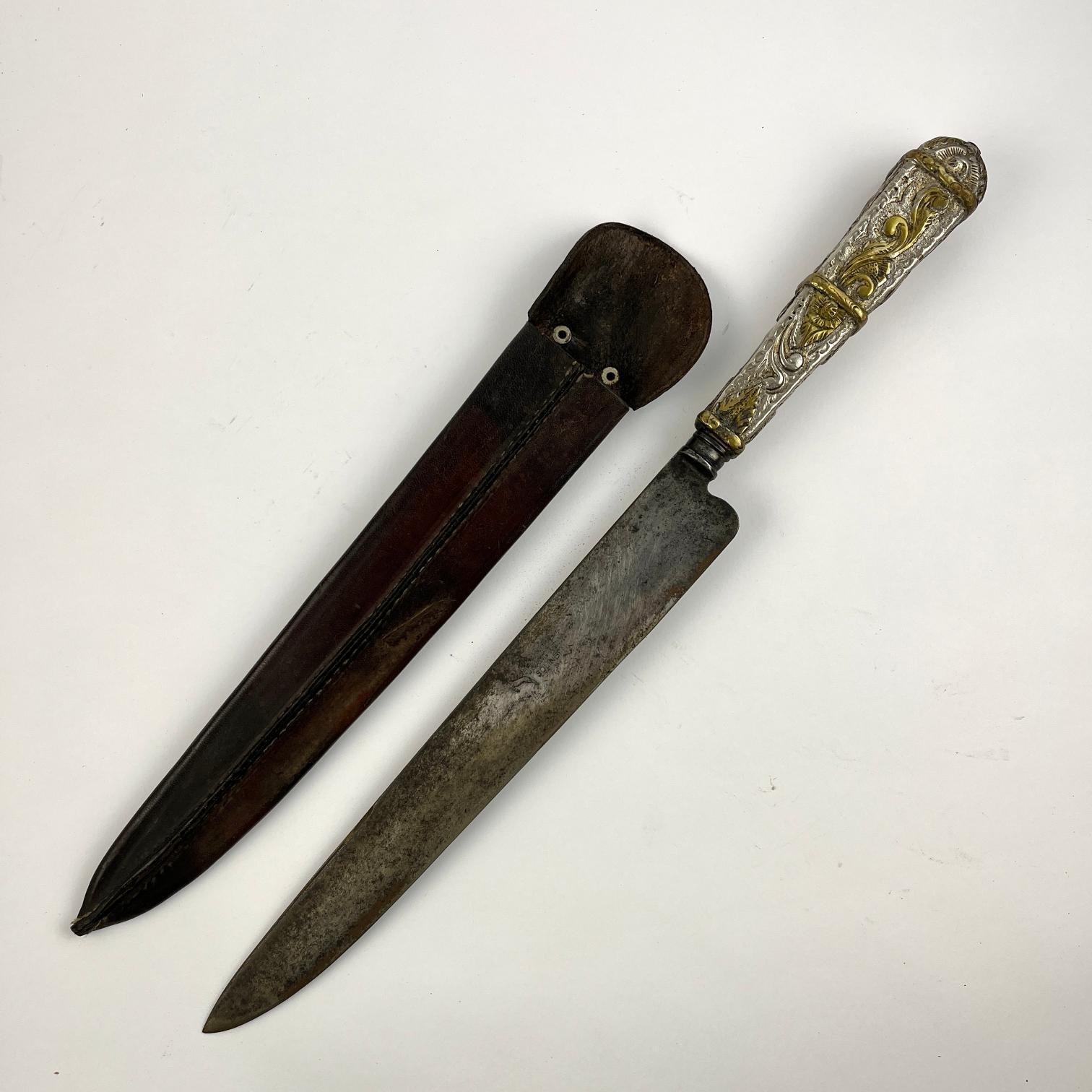 Cuchillo criollo "Franz Wenk" en plata y bronce