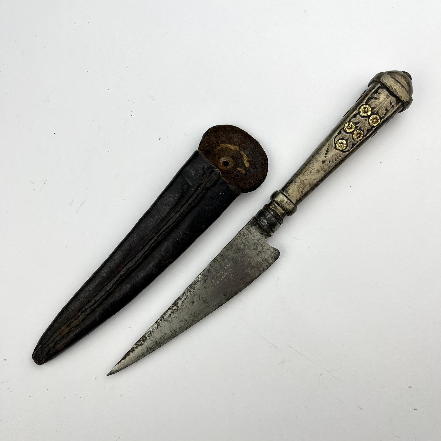 Cuchillo criollo “Broqua & Scholberg” en plata y oro