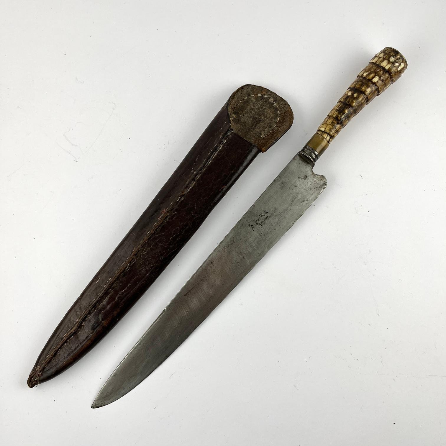 Cuchillo criollo "Franz Wenk" en cola de mulita y bronce