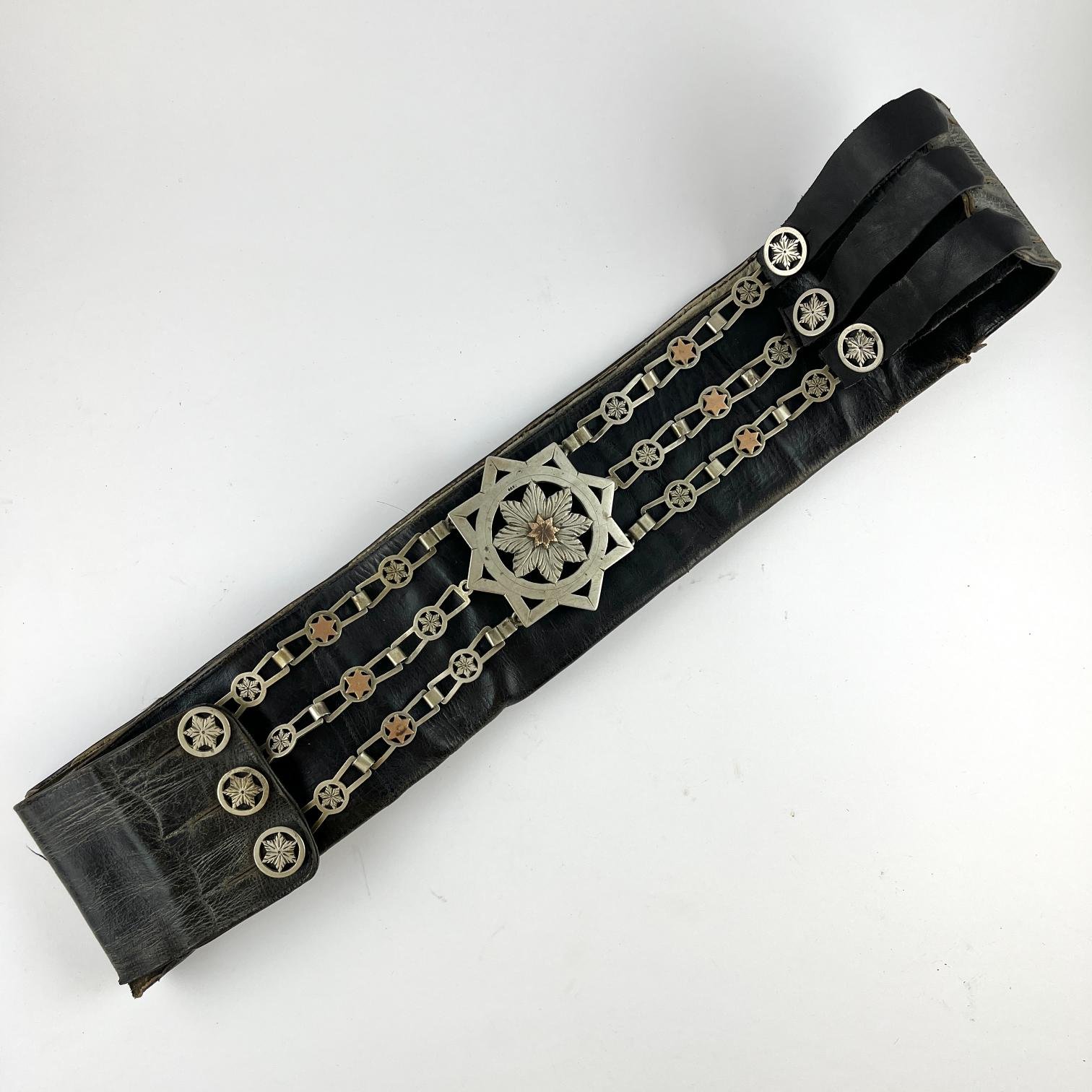 Rastra en plata y oro