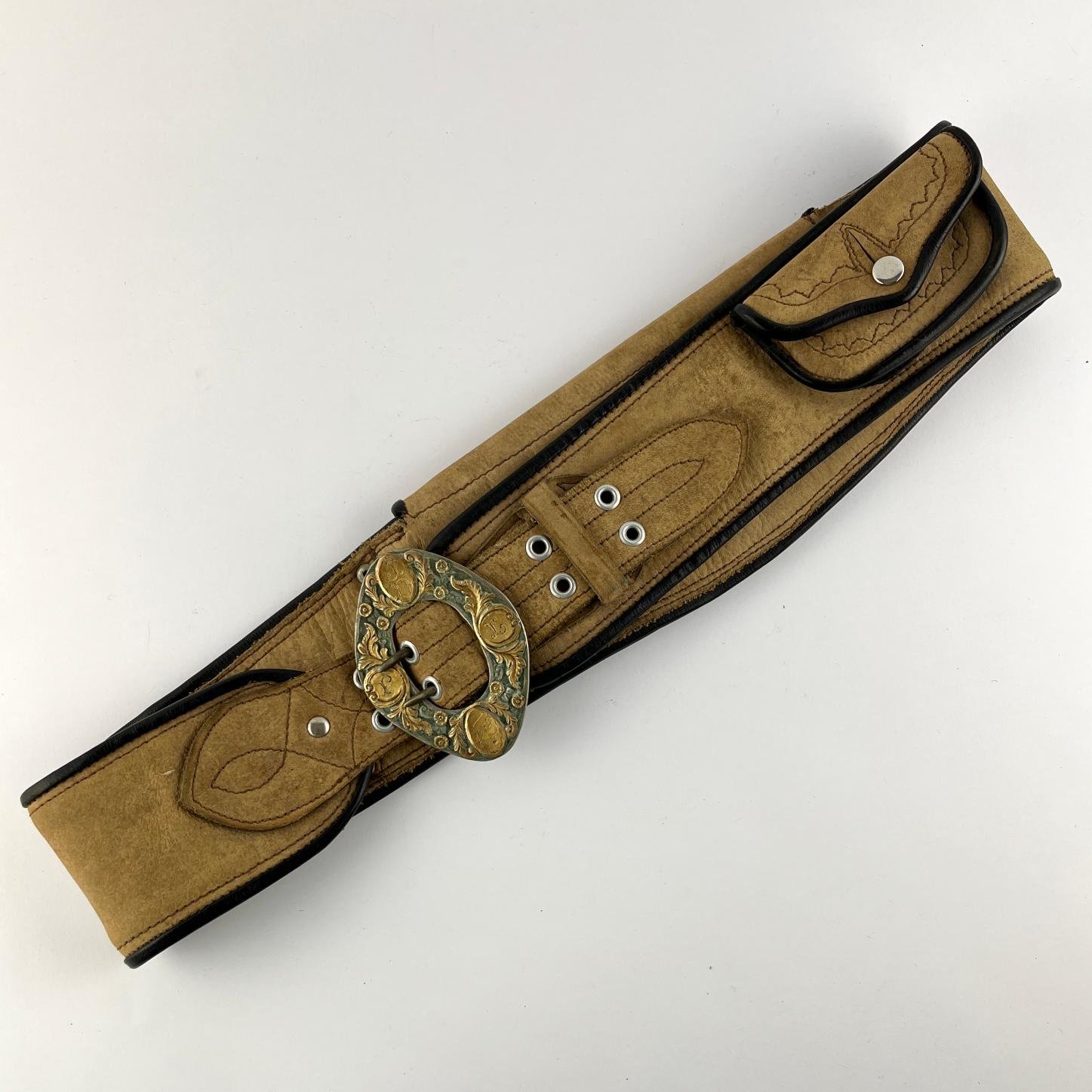 Cinto gaucho en cuero, plata y oro