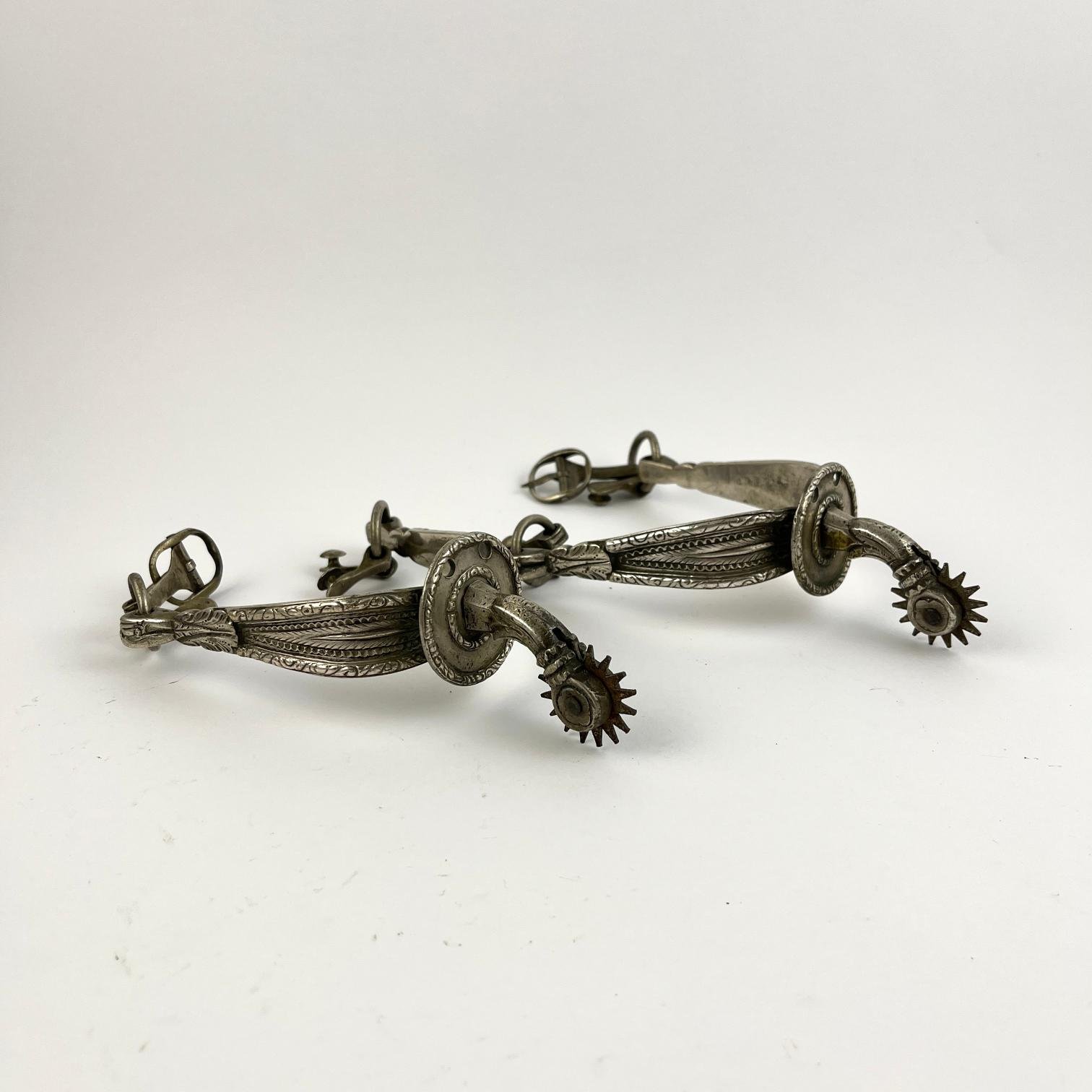 Par de espuelas en plata