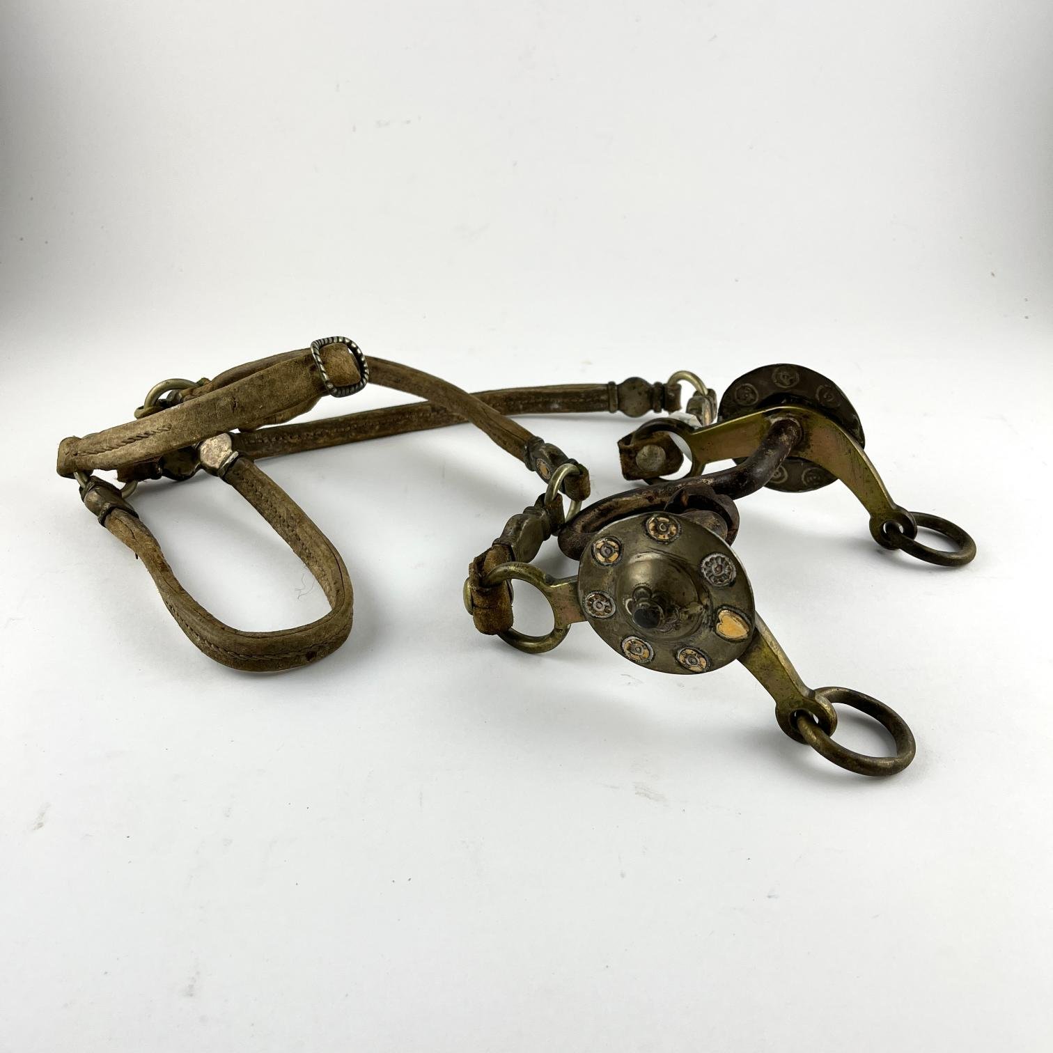 Freno en hierro forjado, bronce, plata y oro