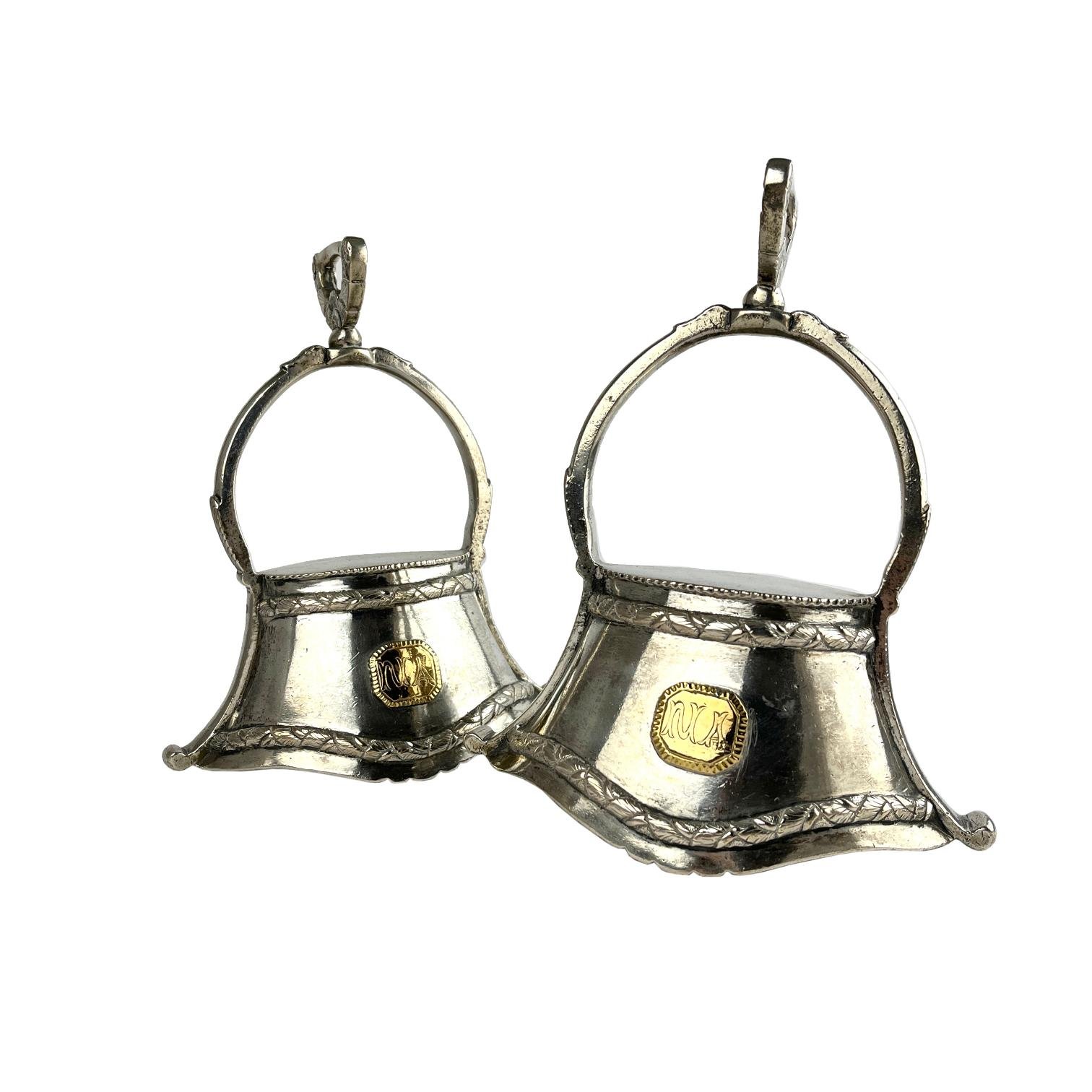 Par de estribos en plata