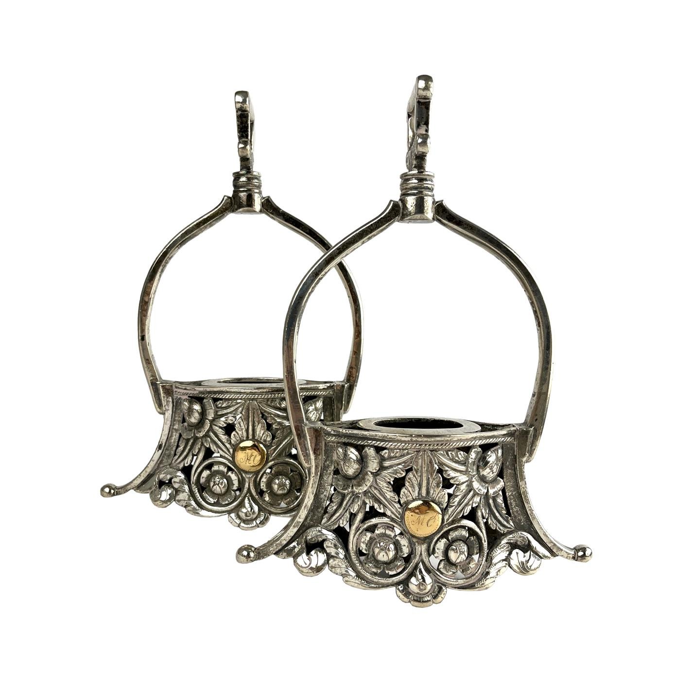 Par de estribos en plata