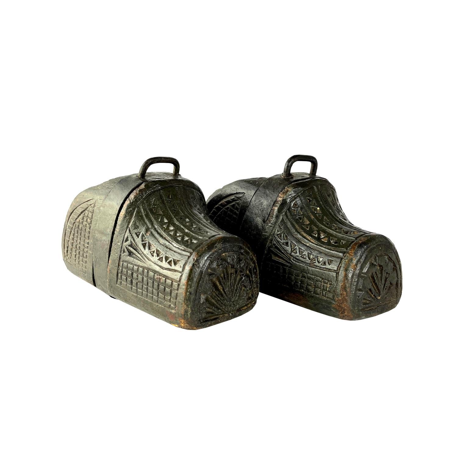 Par de estribos andinos para niño s. XIX trompa de chancho