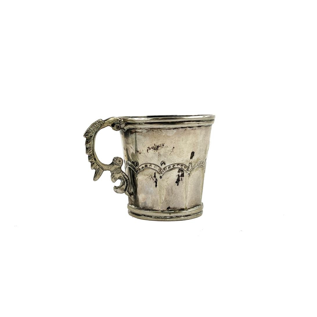 Pequeño jarro hispanoamericano en plata