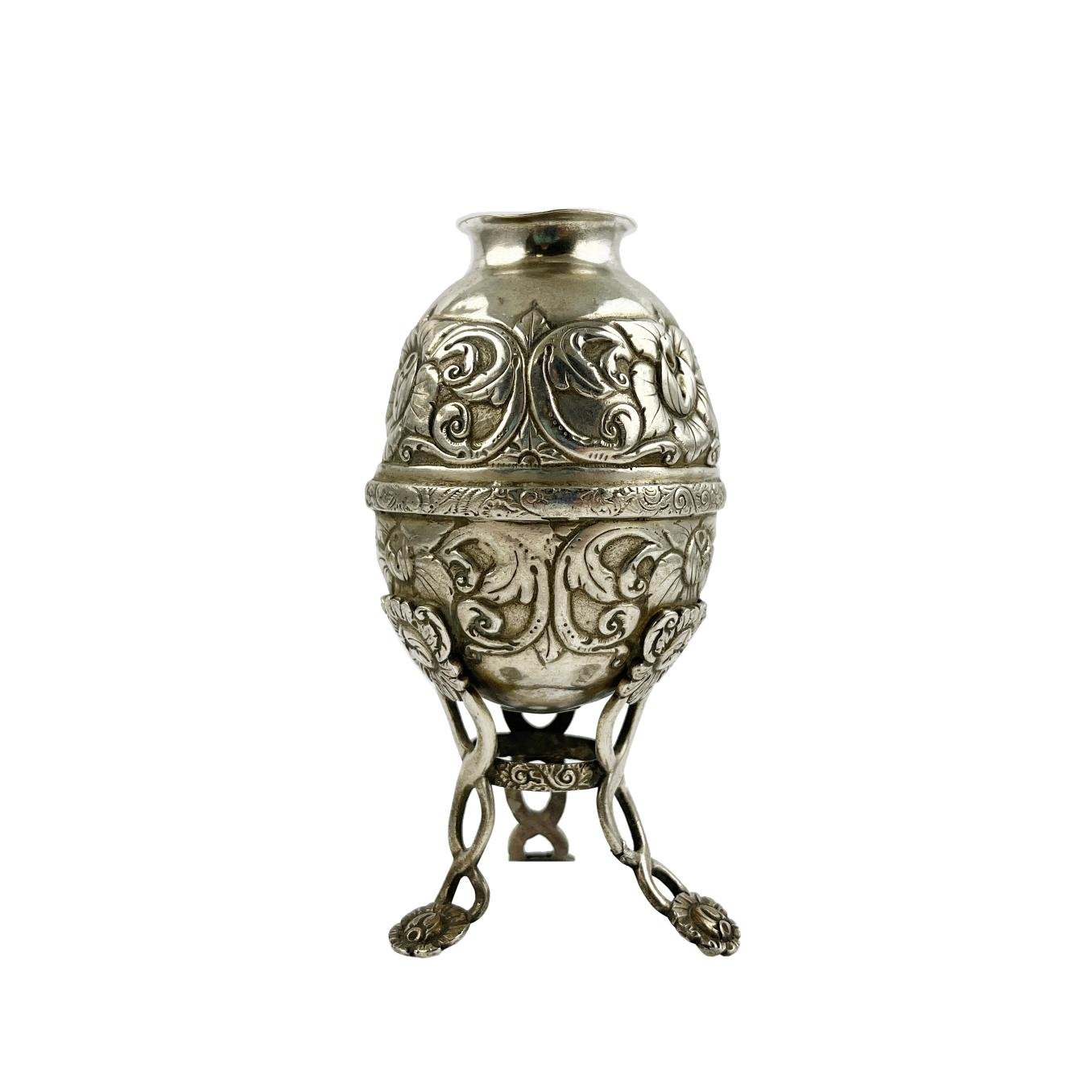 Mate en plata cincelada