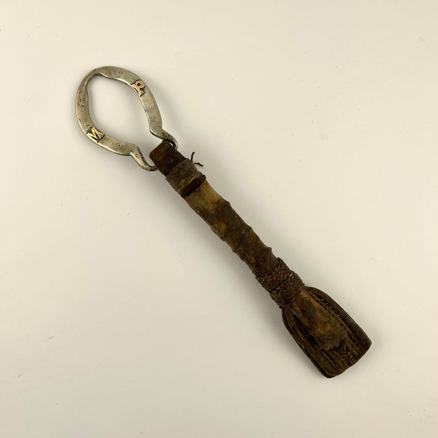 Cabo de rebenque de argolla en argolla y plata