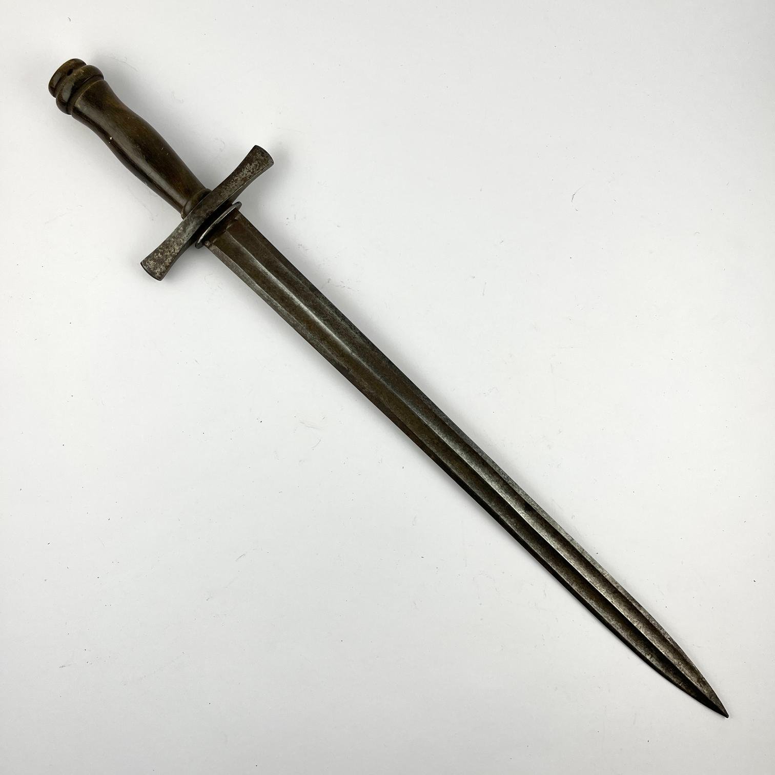 Daga europea de cacería