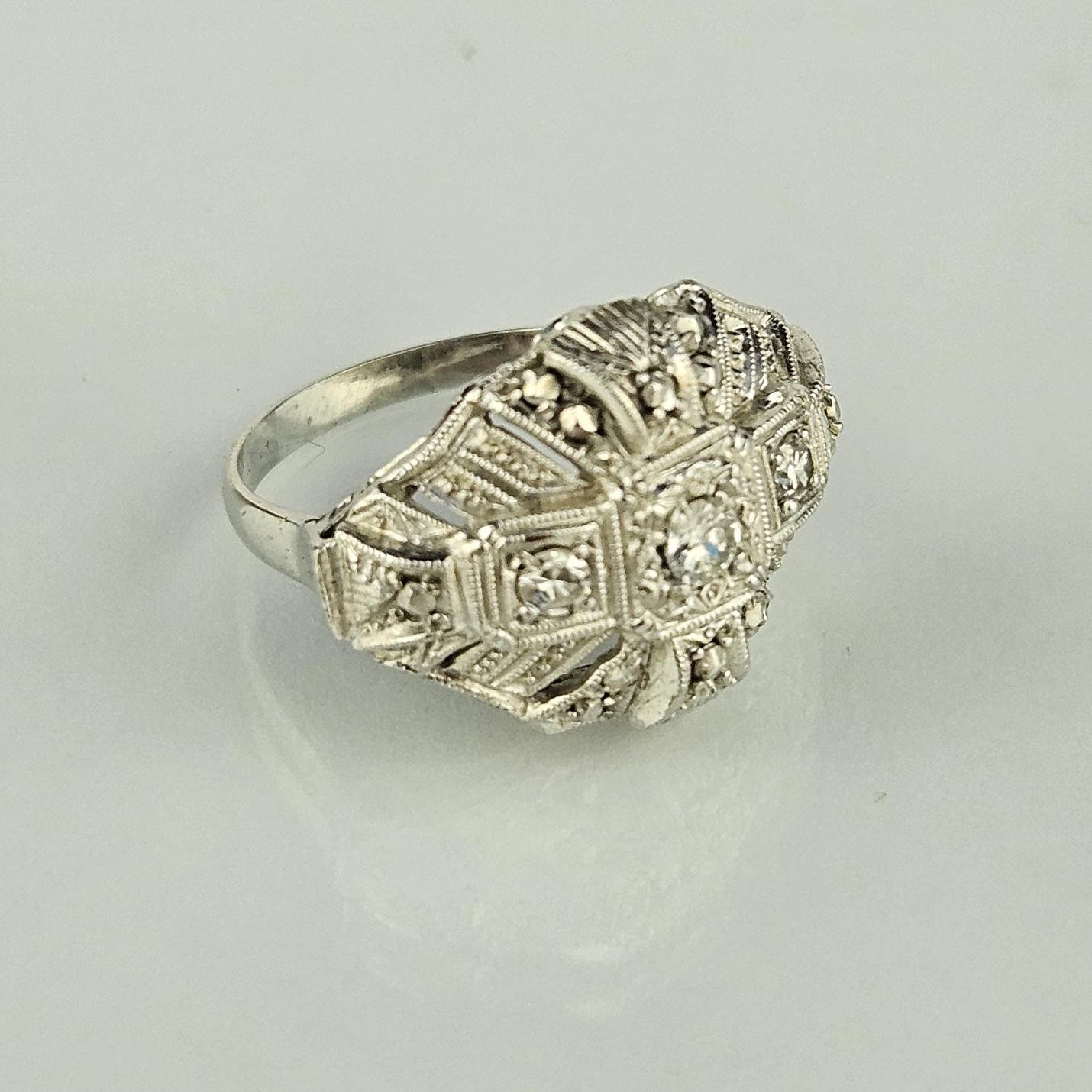 Anillo art decó oro 18 K blanco y brillantes