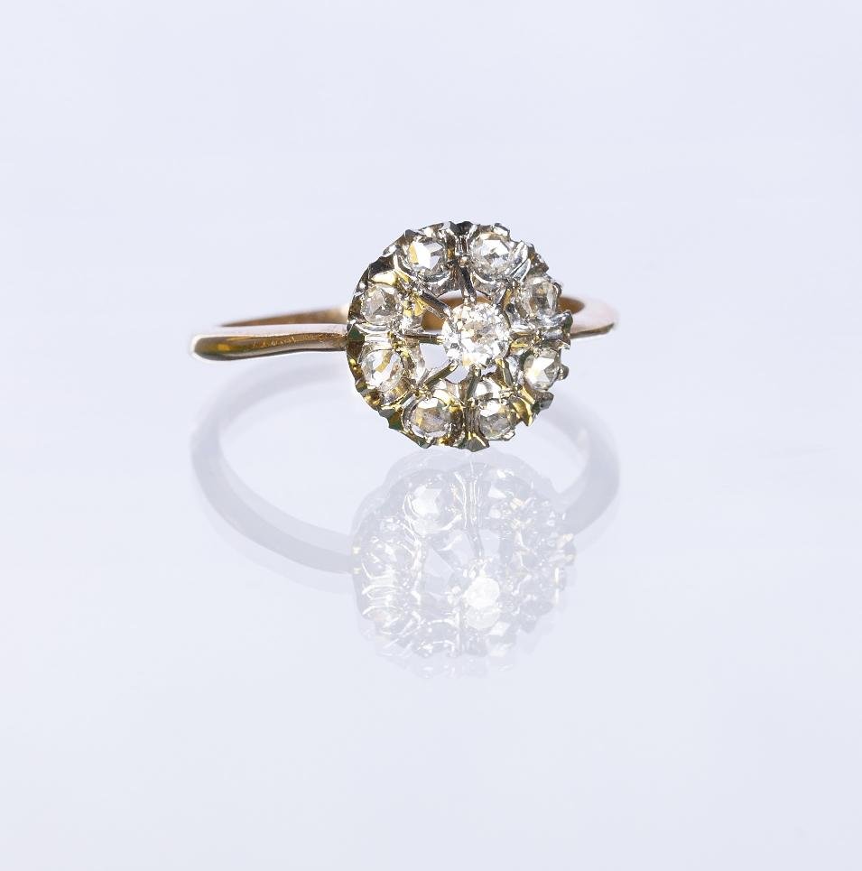 Anillo oro 18 K amarillo, brillante y diamantes