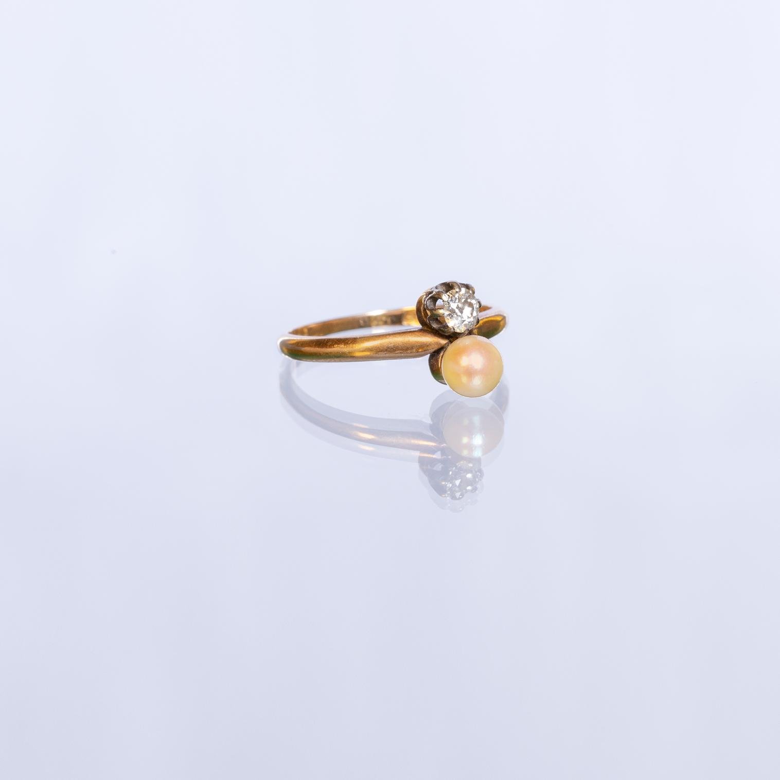 Anillo oro 18 K amarillo, perla y brillante