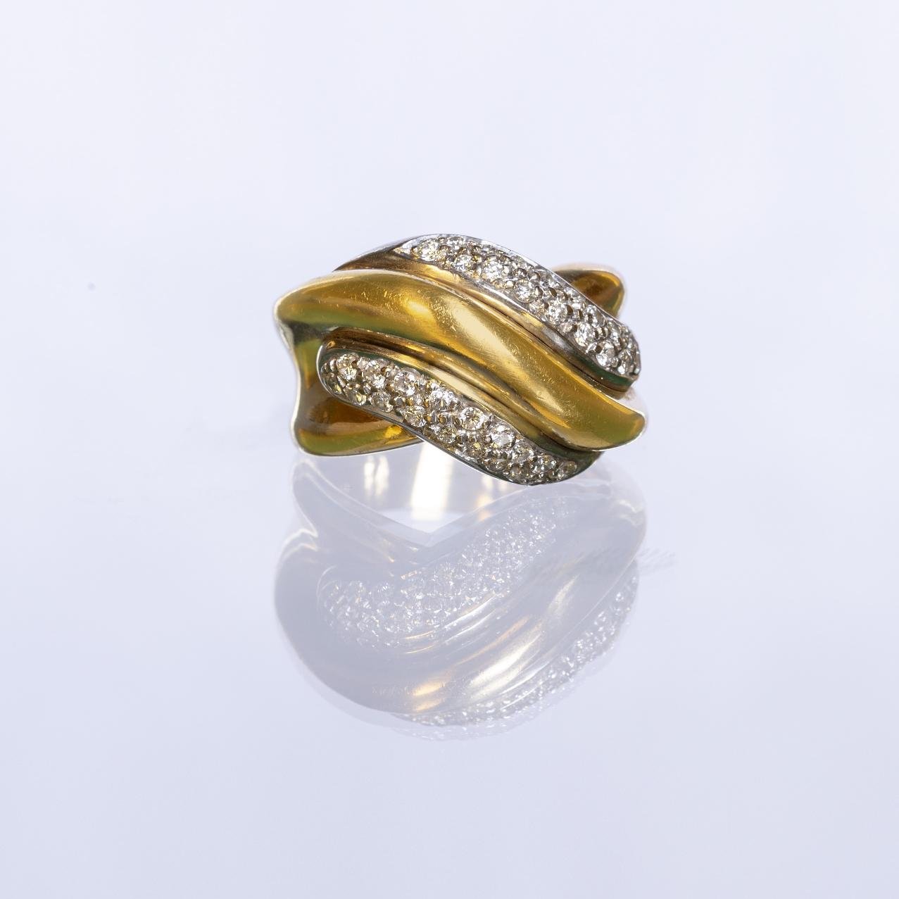 Anillo oro 18 K amarillo y brillantes